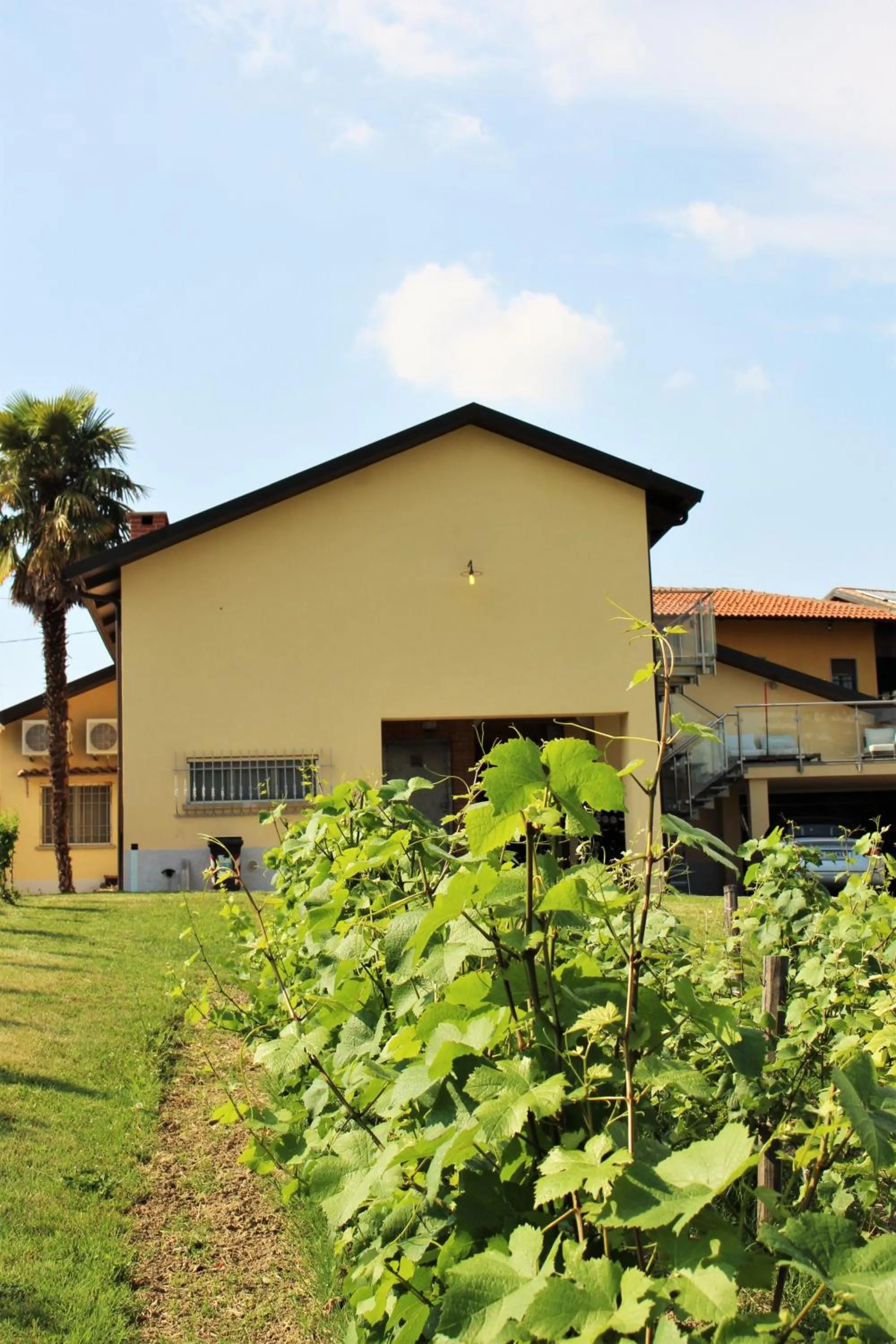 Property building in Maison Petit Perlage B&B and Champagne