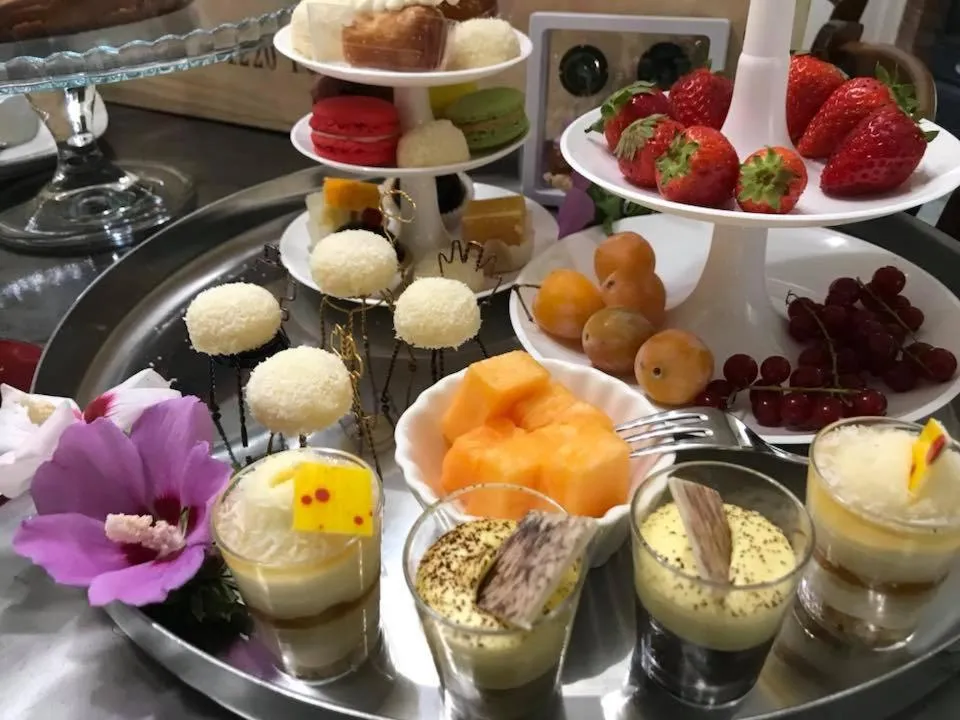 Food and drinks in Maison Petit Perlage B&B and Champagne