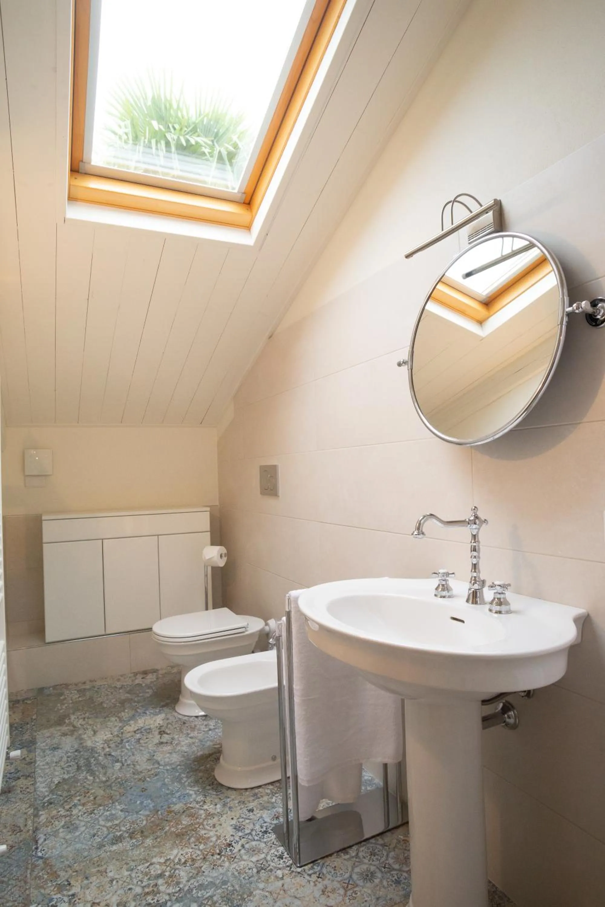 Shower in Maison Petit Perlage B&B and Champagne