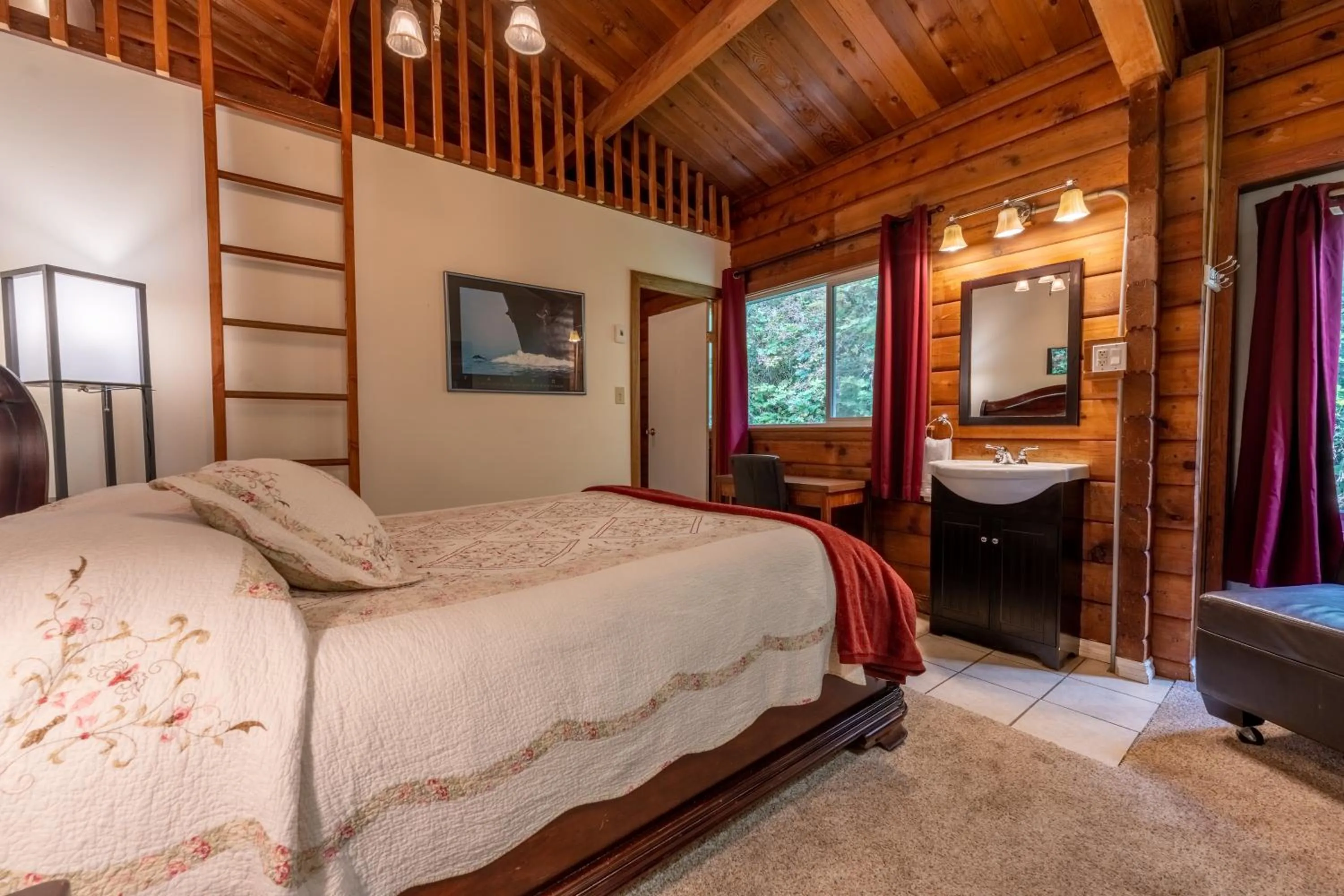 Bed in Alert Bay Lodge