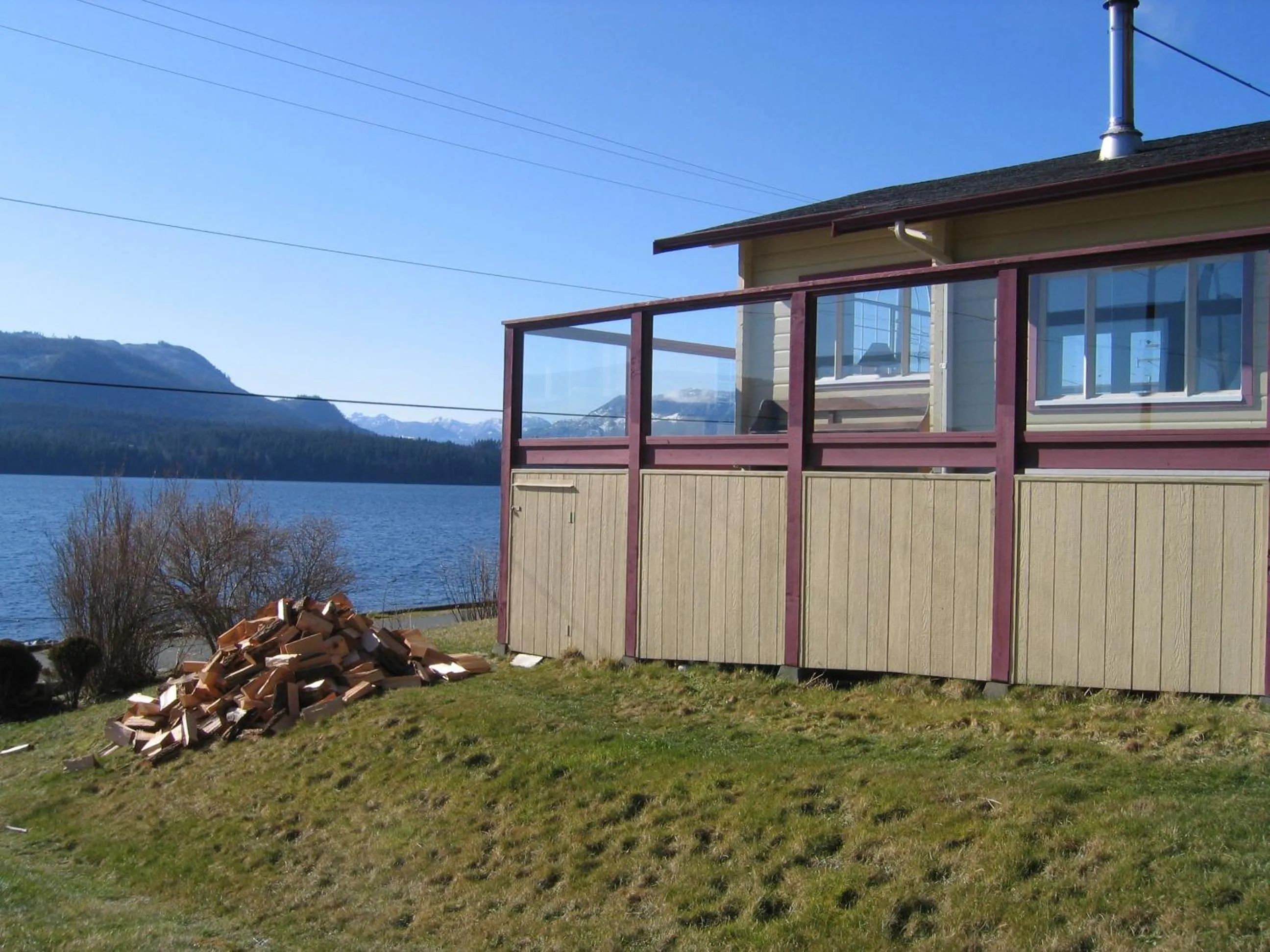 Property building in Alert Bay Lodge