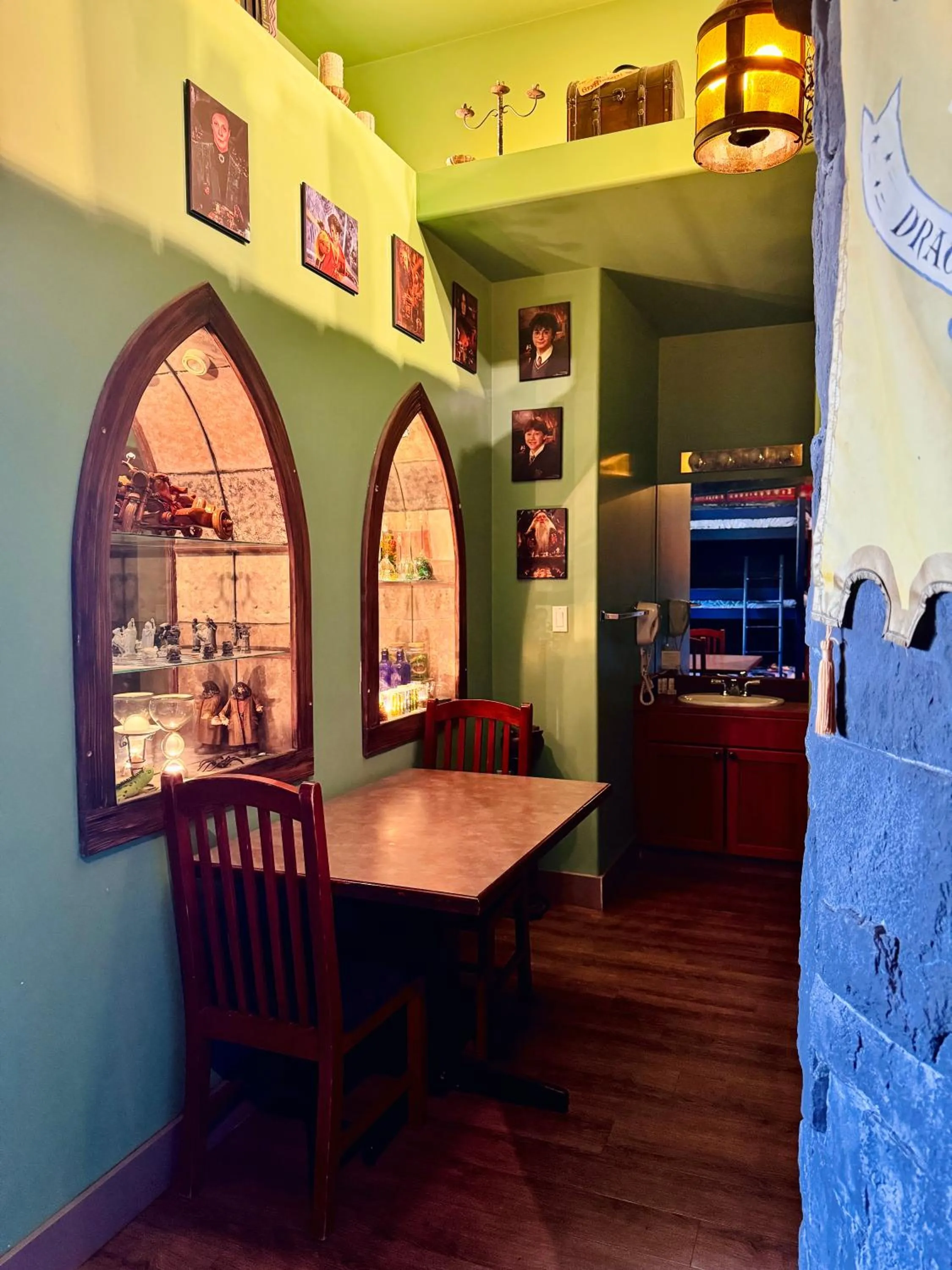 Dining area in Super 8 by Wyndham Castlegar BC
