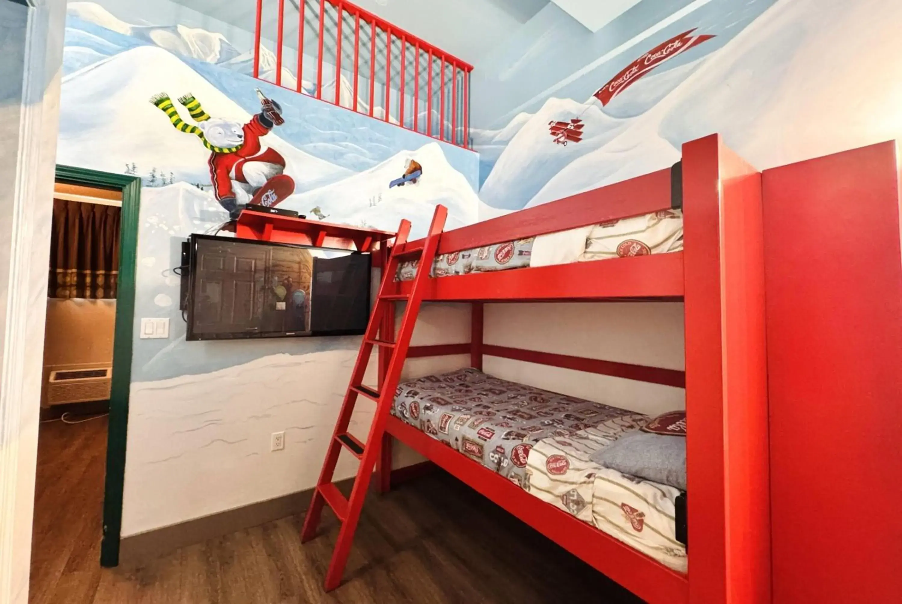 Photo of the whole room, Bed in Super 8 by Wyndham Castlegar BC Photo of the whole room, Bed in Super 8 by Wyndham Castlegar BC