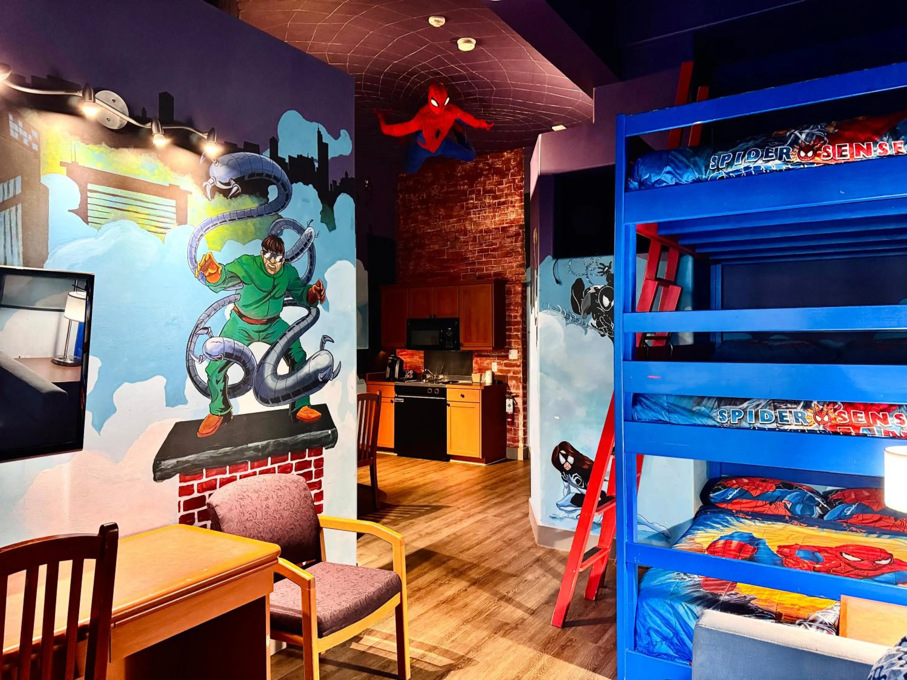 Kitchen or kitchenette in Super 8 by Wyndham Castlegar BC