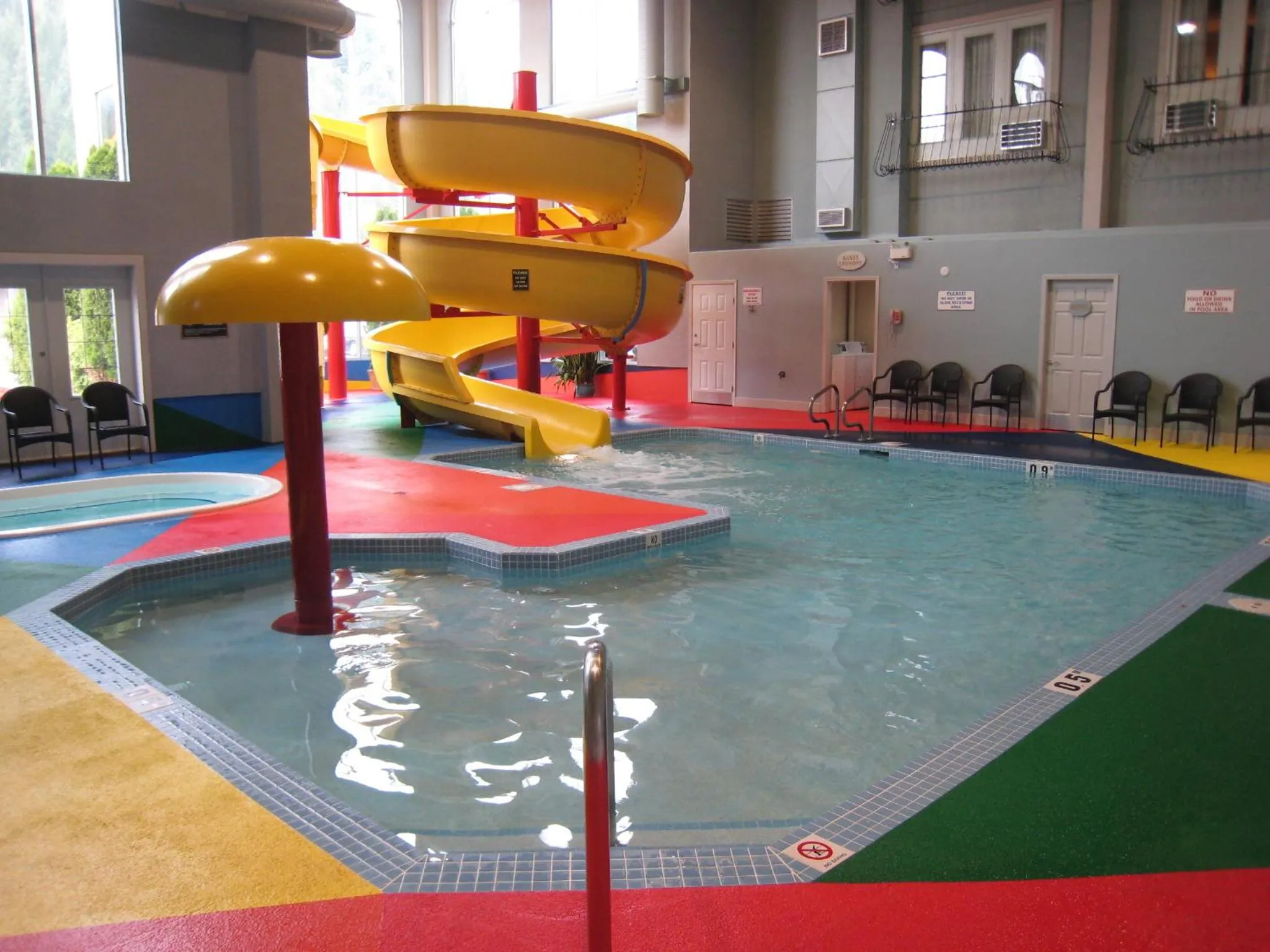 Super 8 by Wyndham Castlegar BC