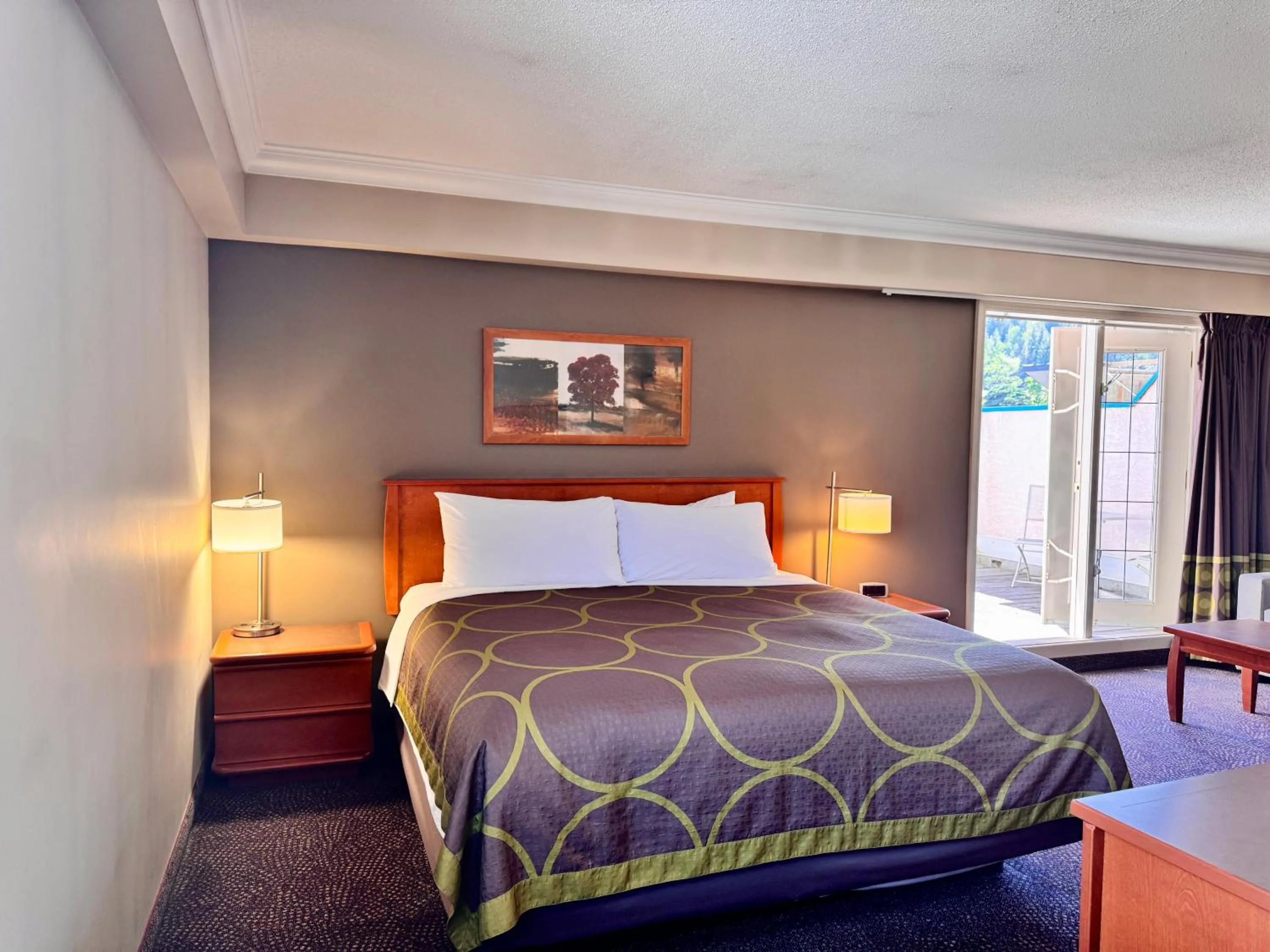 Bed in Super 8 by Wyndham Castlegar BC