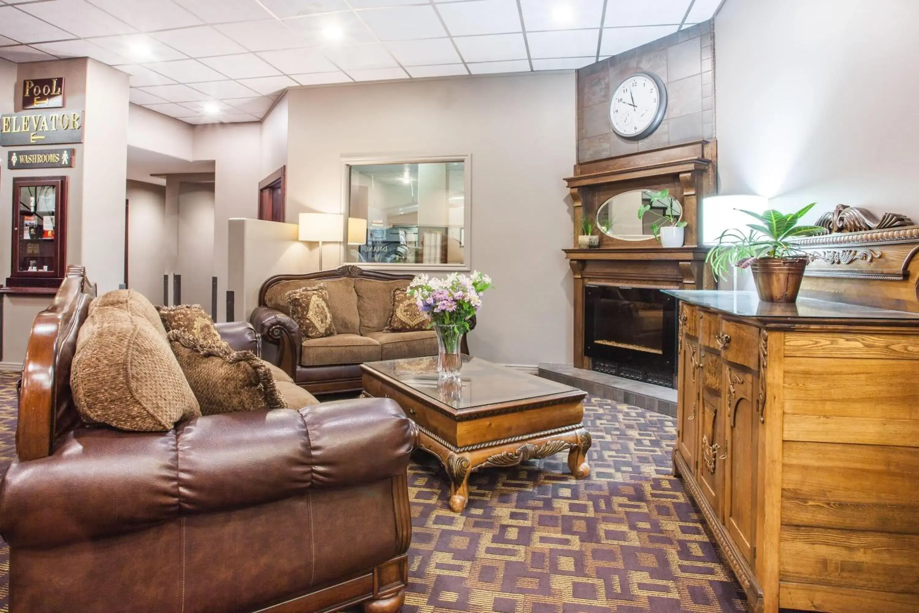 Lobby or reception in Super 8 by Wyndham Castlegar BC Lobby or reception in Super 8 by Wyndham Castlegar BC