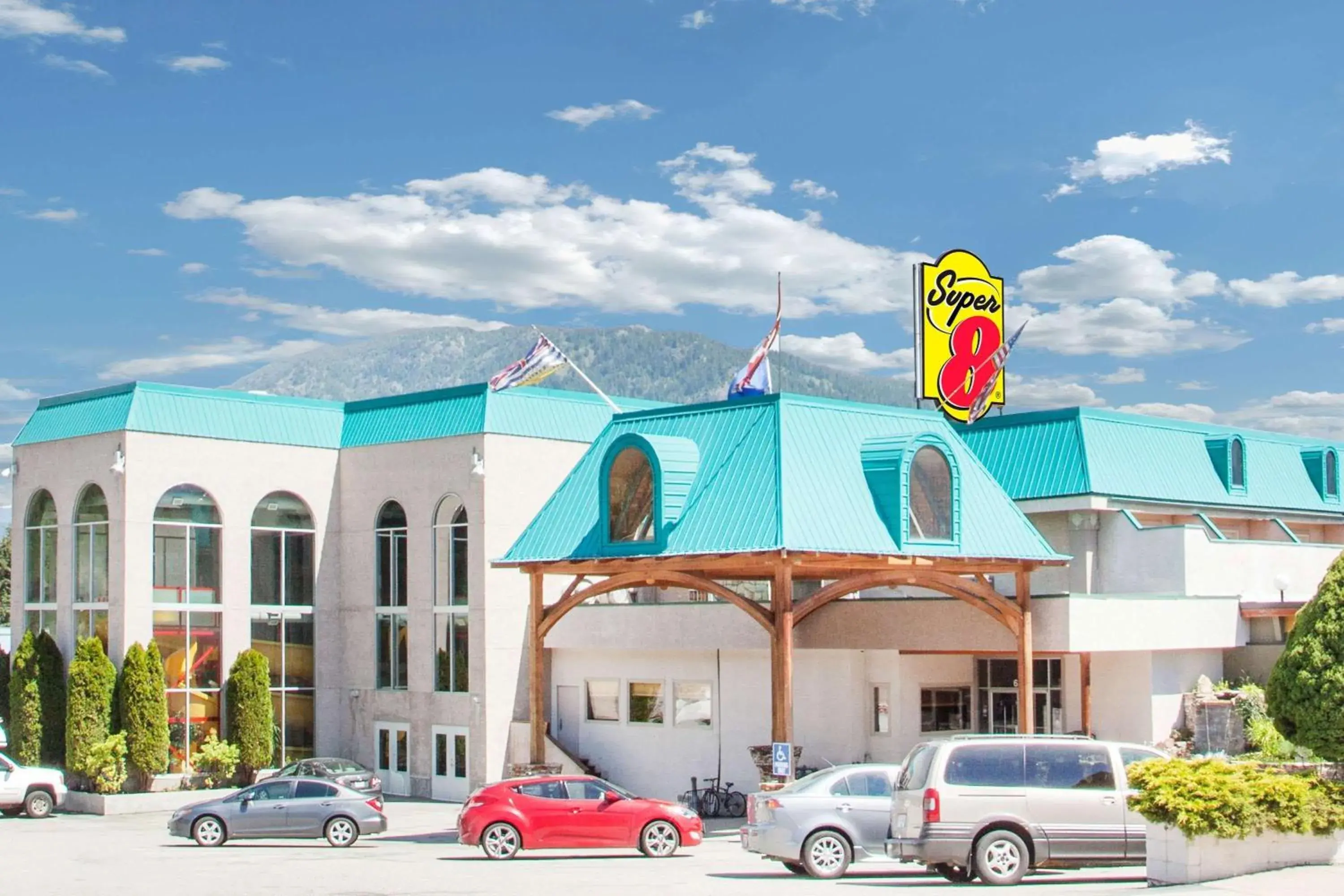 Property building in Super 8 by Wyndham Castlegar BC Property building in Super 8 by Wyndham Castlegar BC