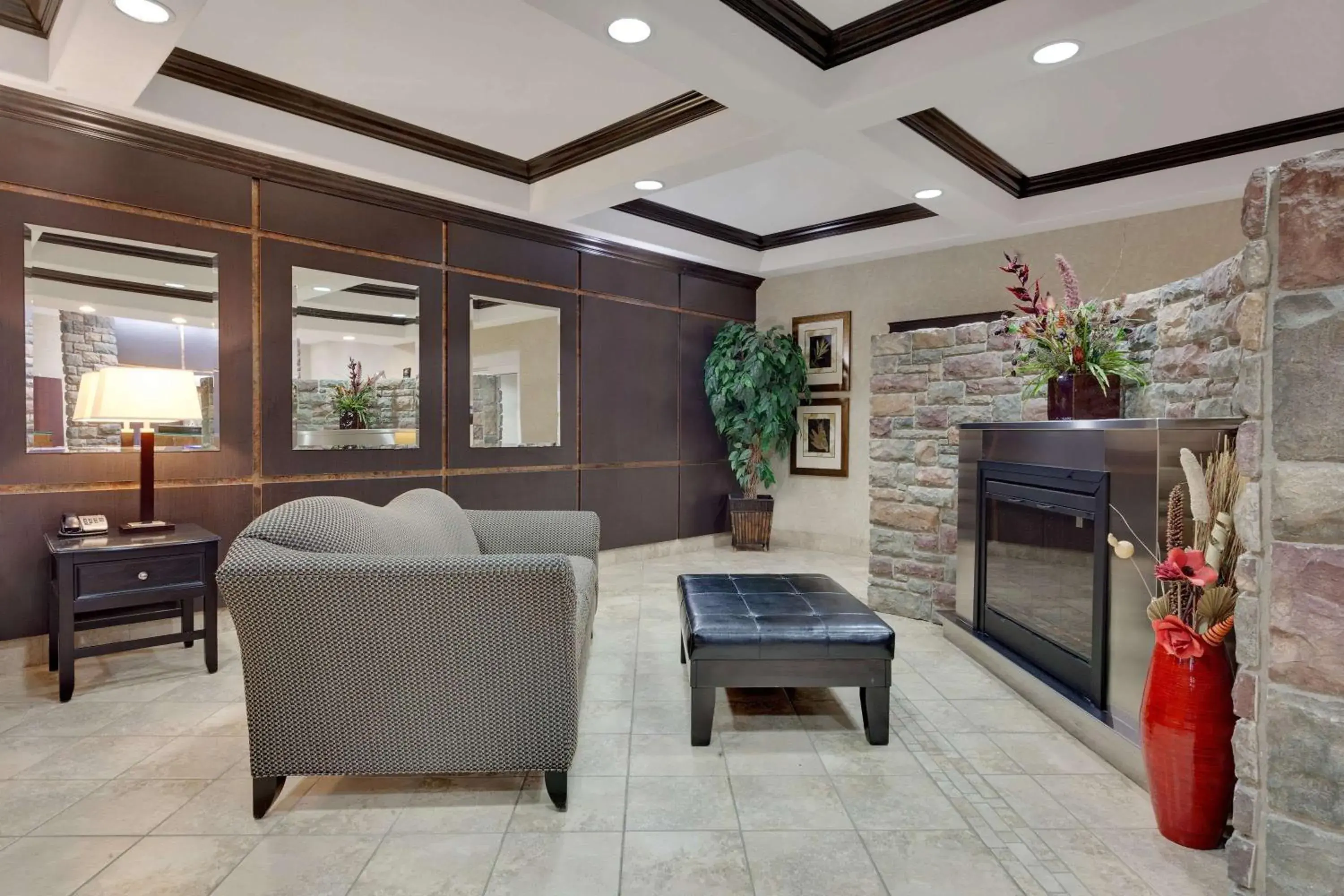 Lobby or reception in Ramada by Wyndham Stettler Lobby or reception in Ramada by Wyndham Stettler