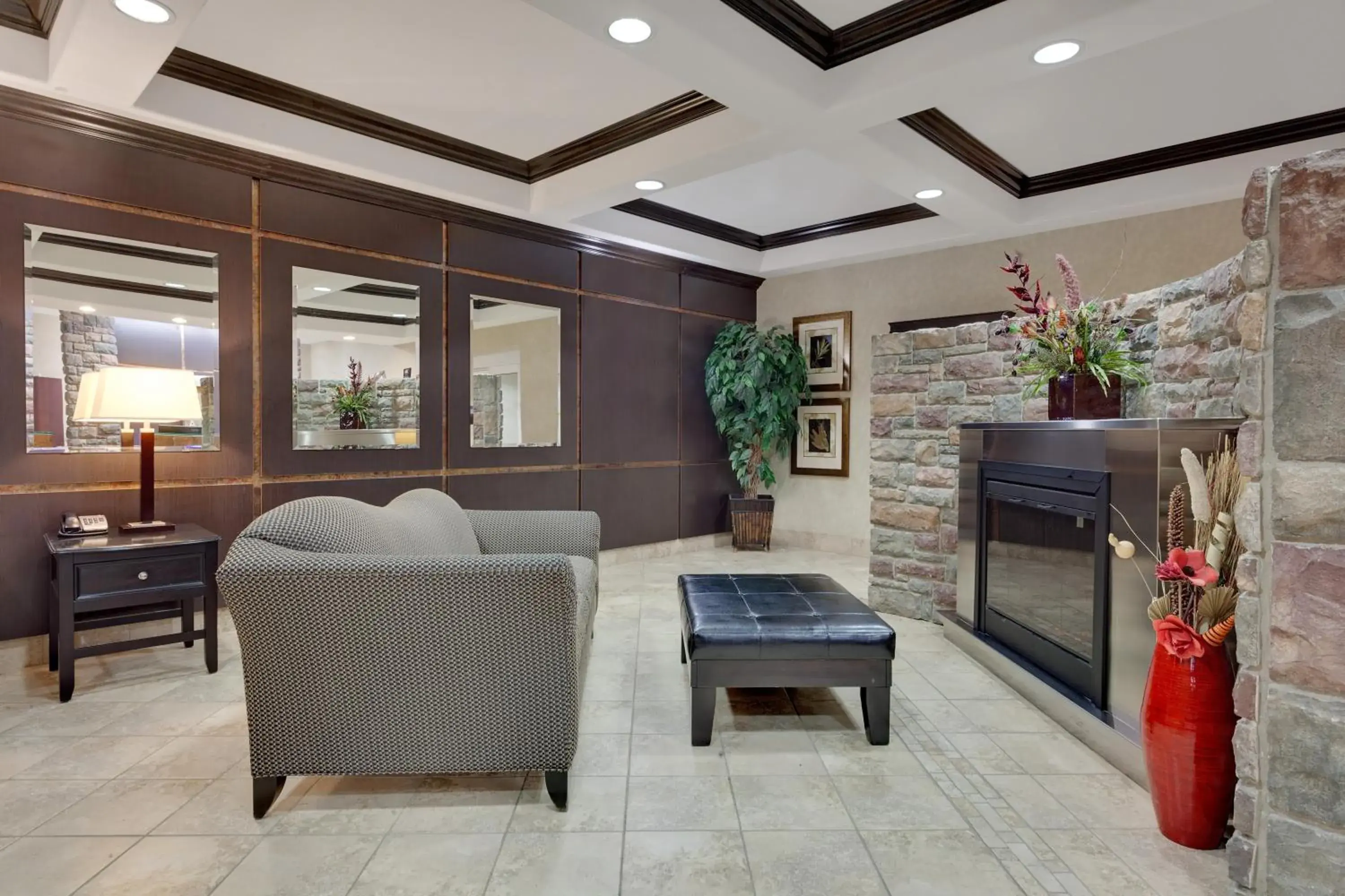 Lobby or reception in Ramada by Wyndham Stettler Lobby or reception in Ramada by Wyndham Stettler