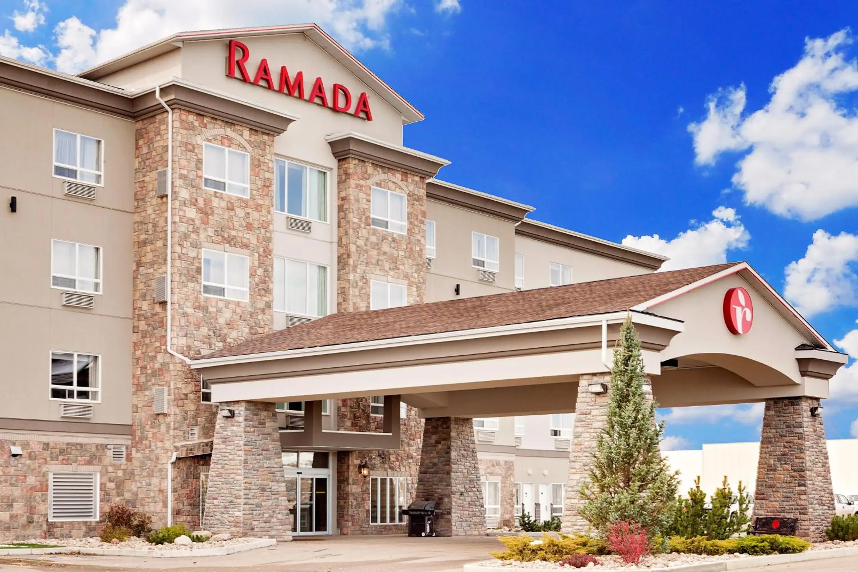 Property building in Ramada by Wyndham Stettler Property building in Ramada by Wyndham Stettler