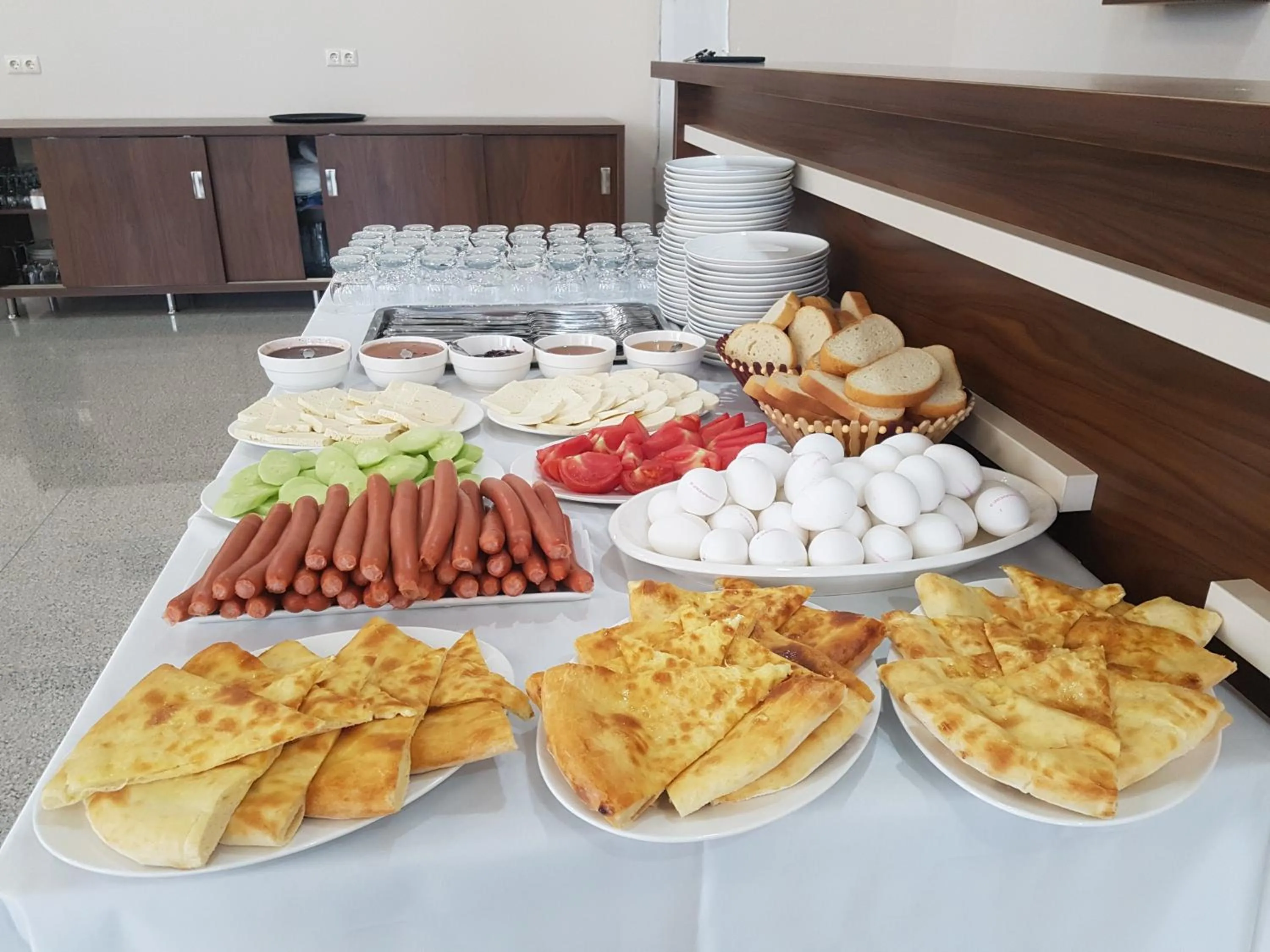 Breakfast in Hotel 725 B