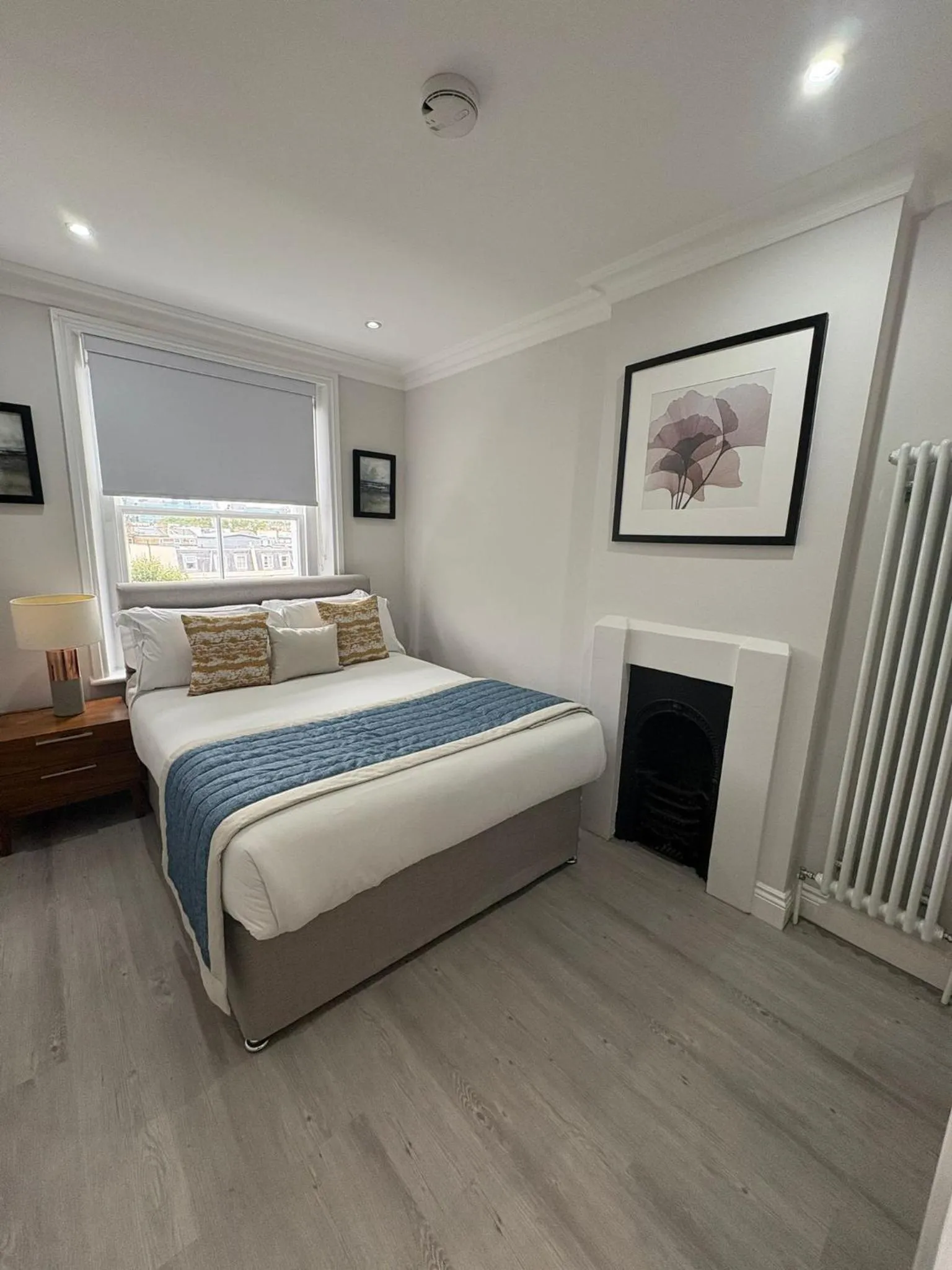 Bedroom, Bed in Commodore Hotel