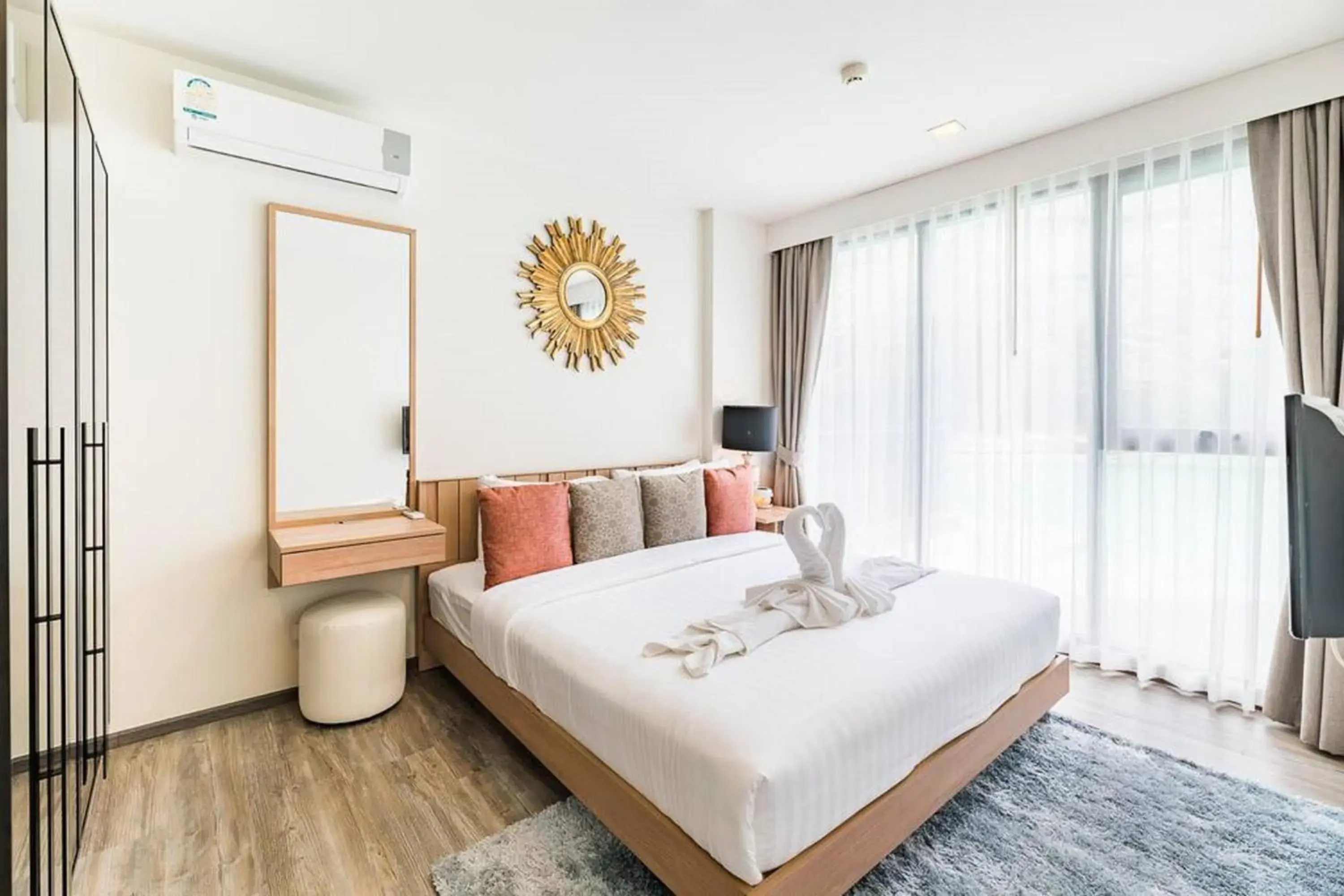 Two-Bedroom Suite in The Deck Patong by VIP Two-Bedroom Suite in The Deck Patong by VIP