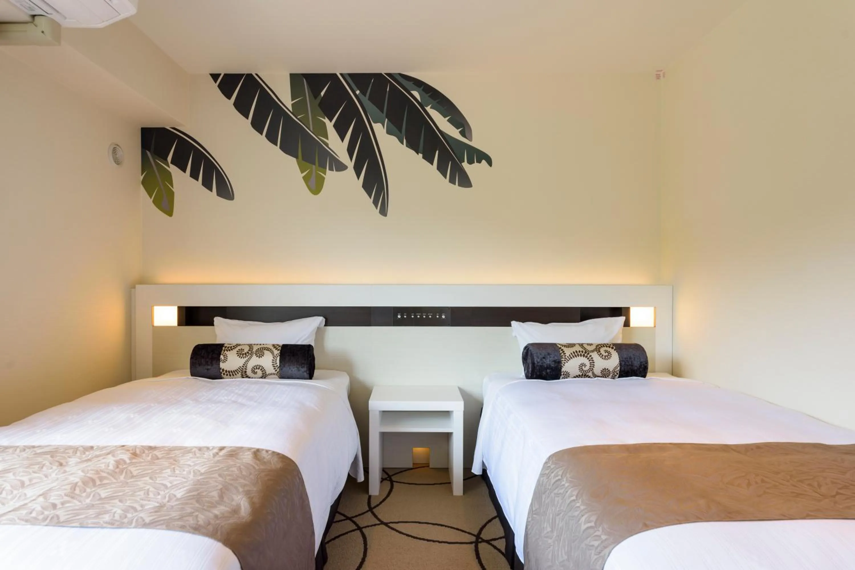 Shower in Kanehide Kise Beach Palace