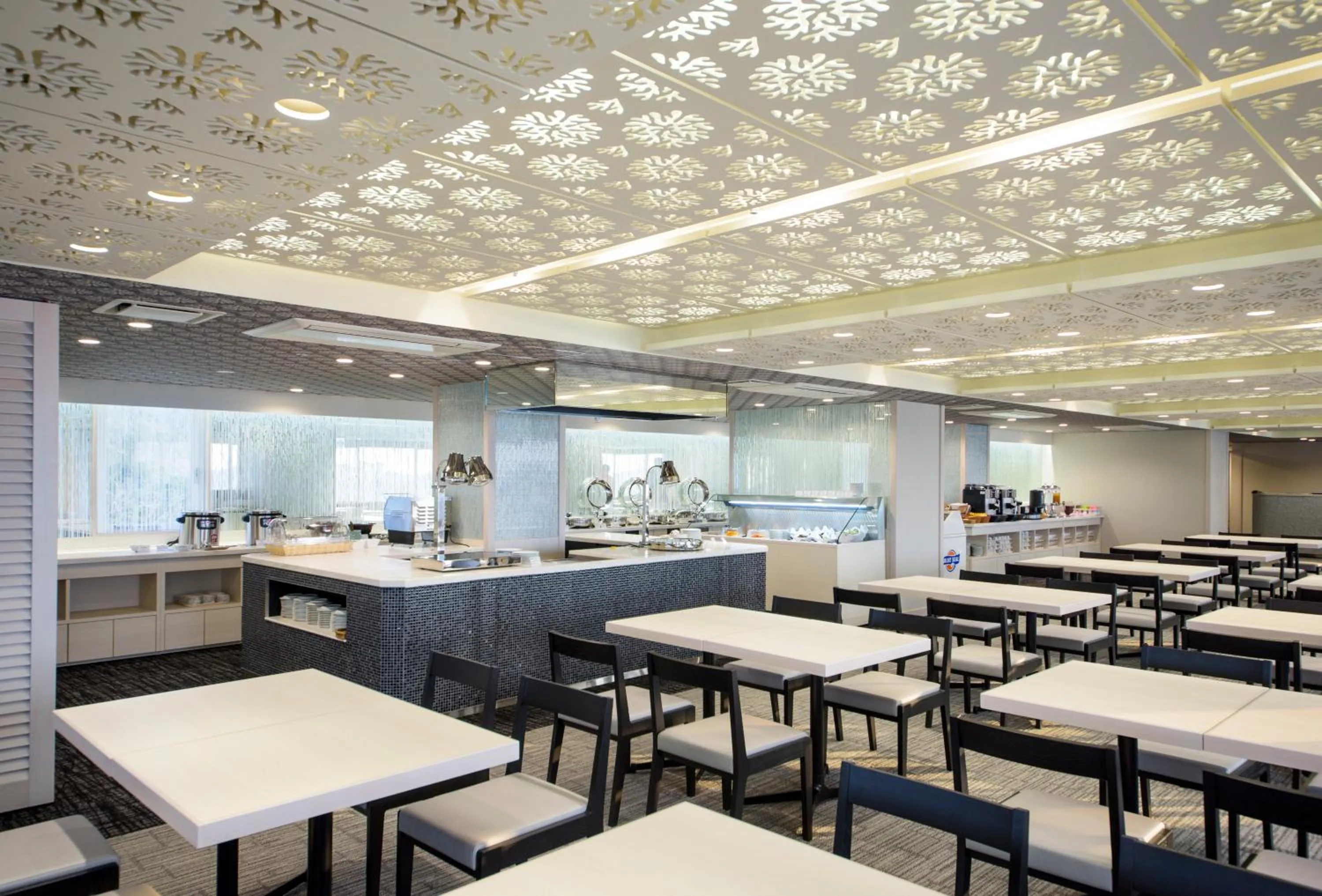 Restaurant/places to eat in Kanehide Kise Beach Palace