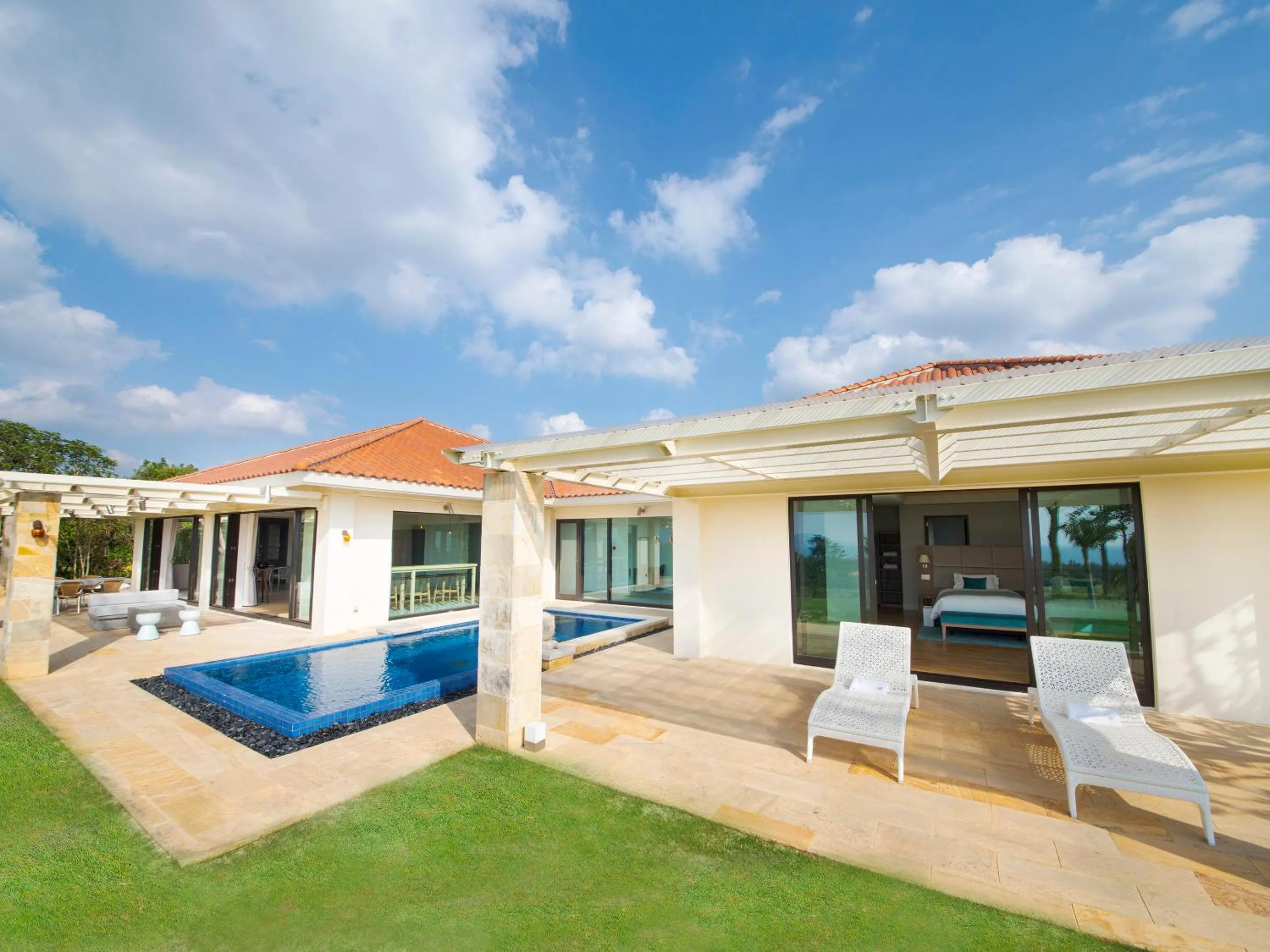 Property building in Kanehide Kise Country Club