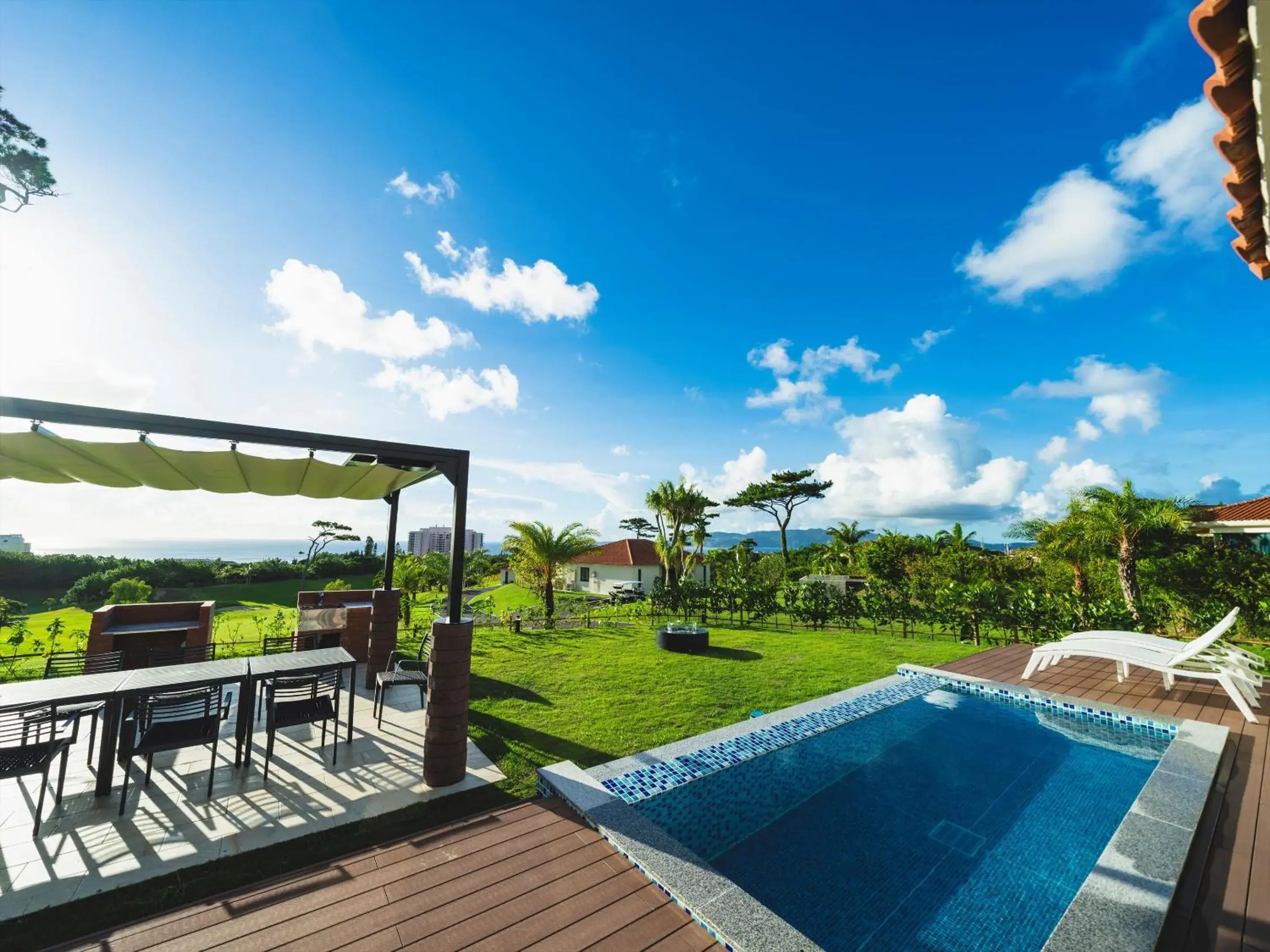 Pool view in Kanehide Kise Country Club Pool view in Kanehide Kise Country Club