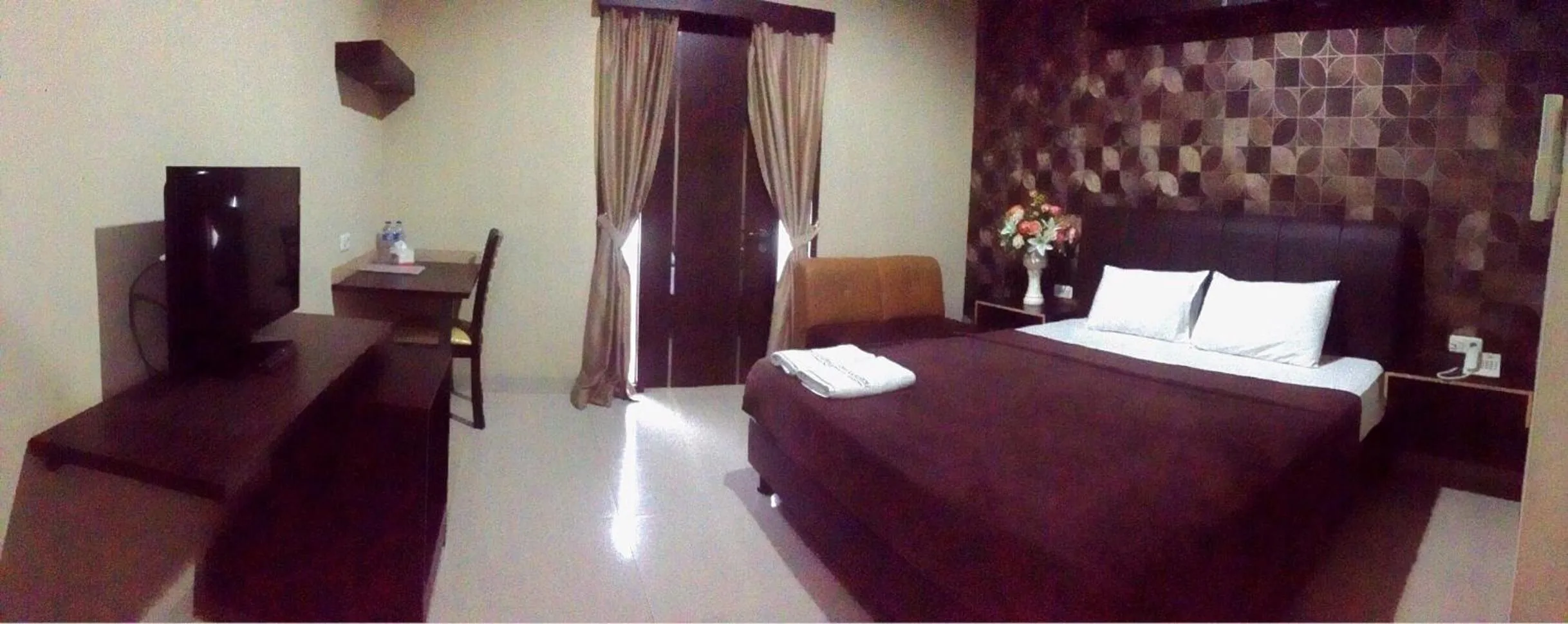 Photo of the whole room in Grand Krakatau Hotel Serang