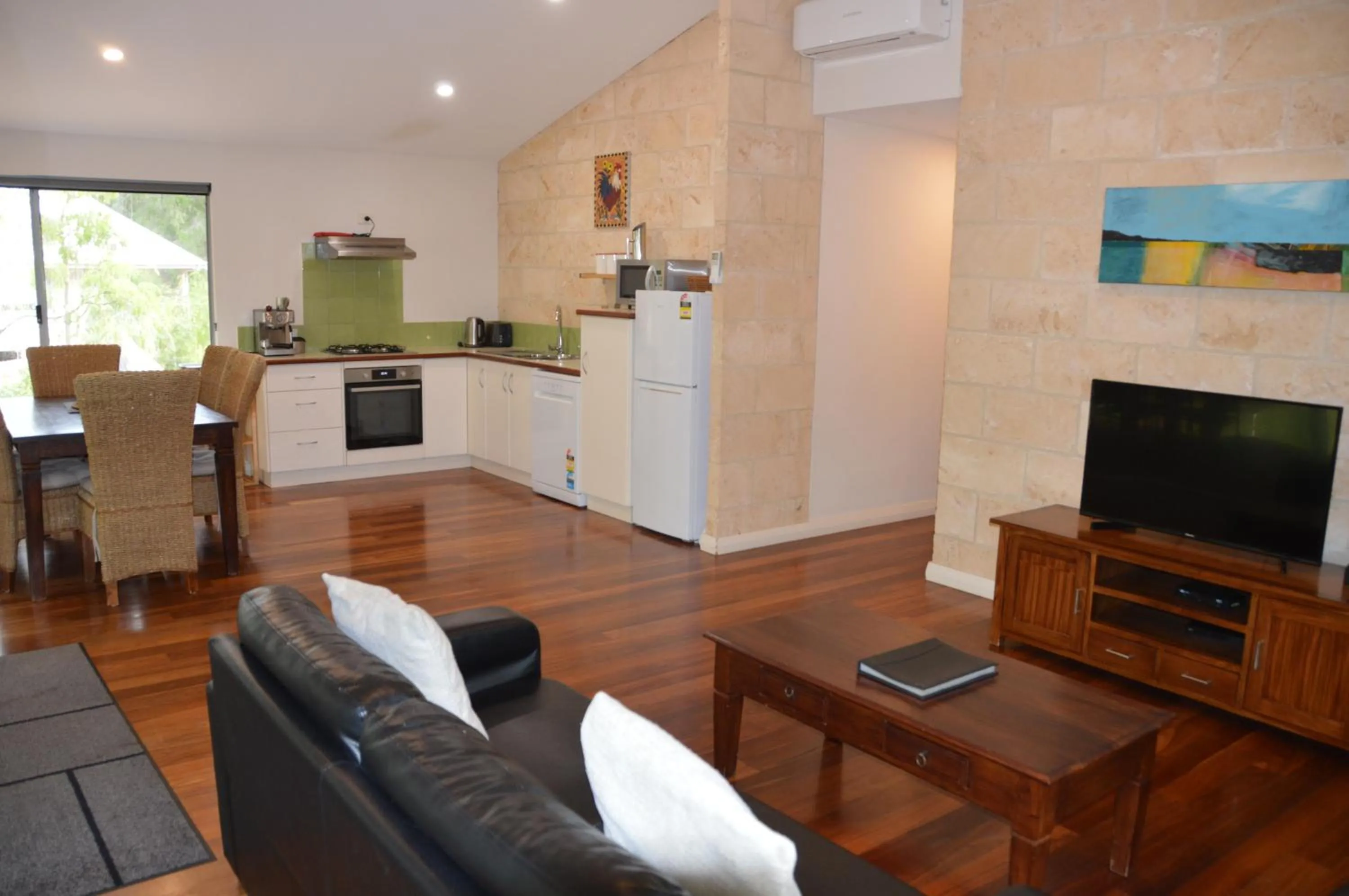 Kitchen or kitchenette in Acacia Chalets Margaret River