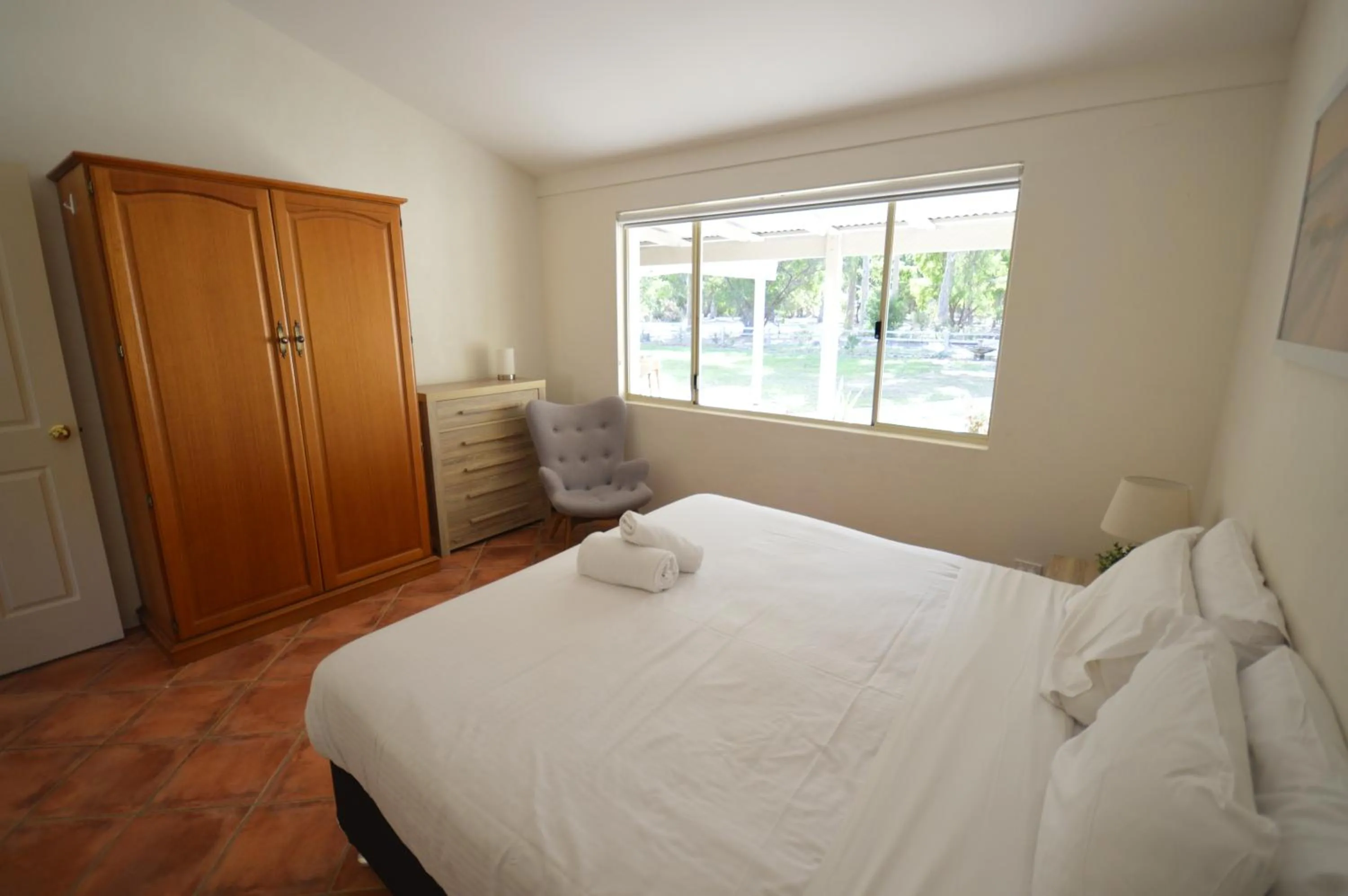 Bedroom, Bed in Acacia Chalets Margaret River