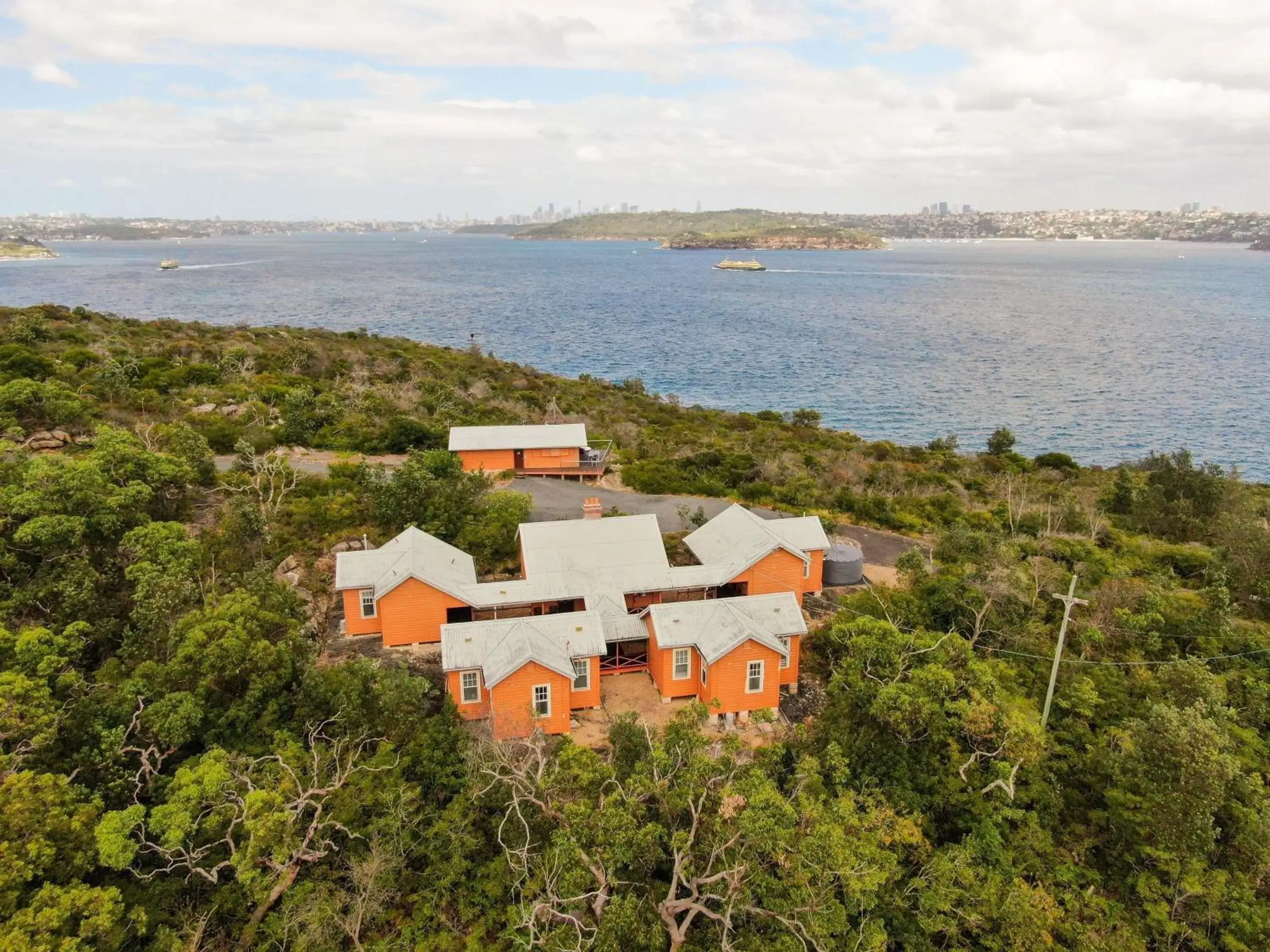 Property building in Q Station Property building in Q Station