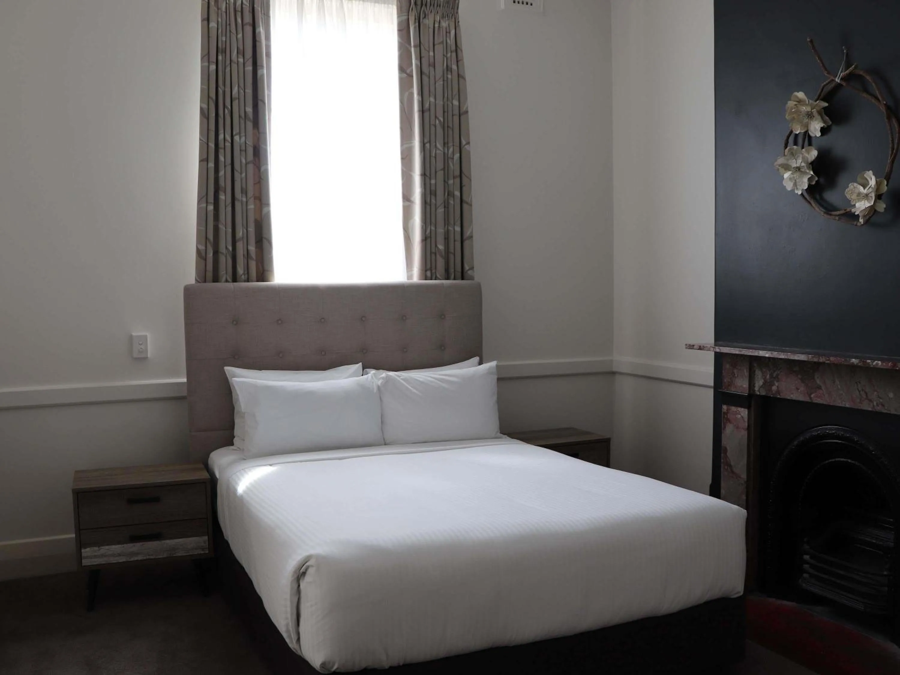 Bedroom, Bed in Q Station