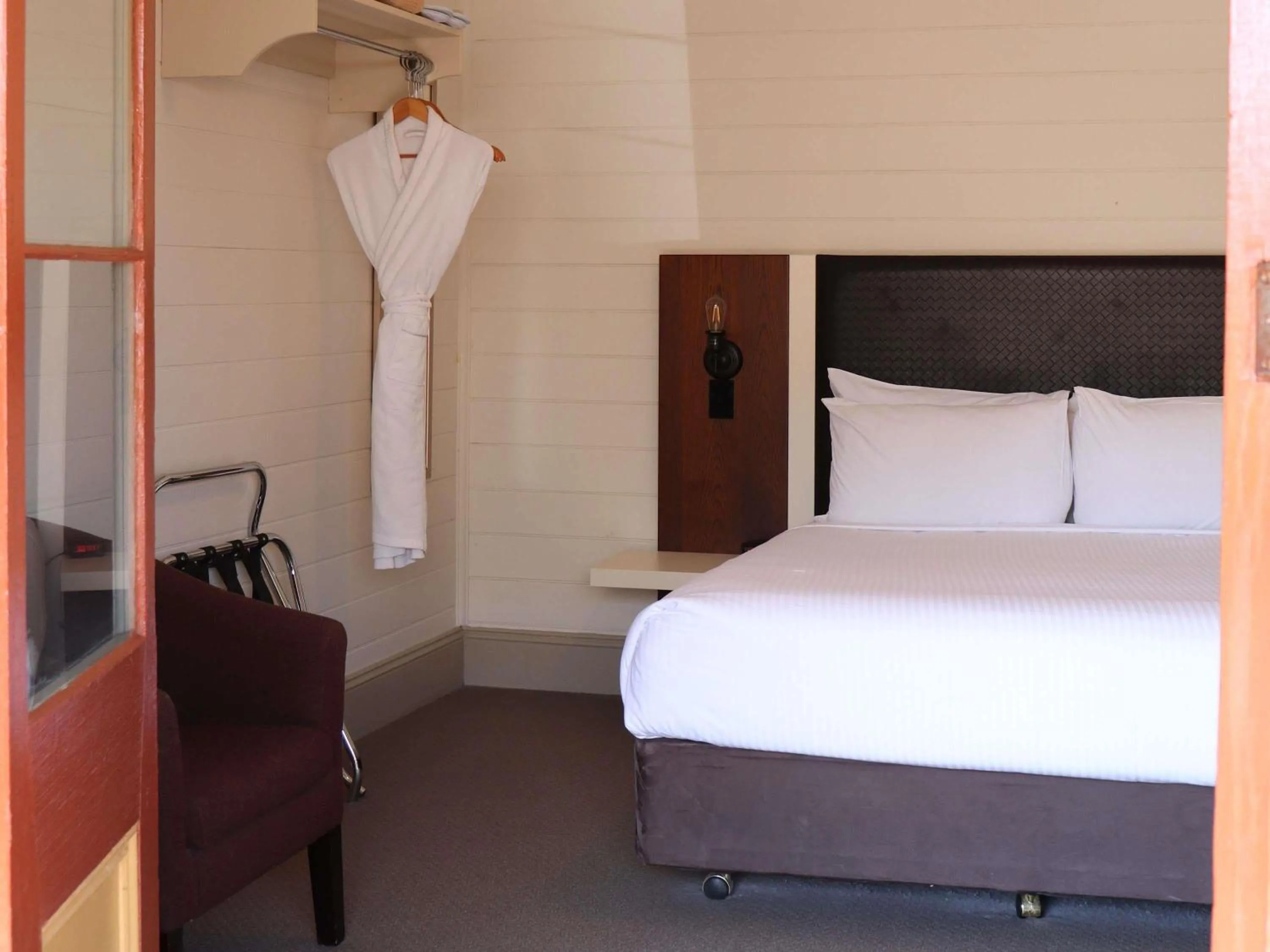 Bedroom, Bed in Q Station