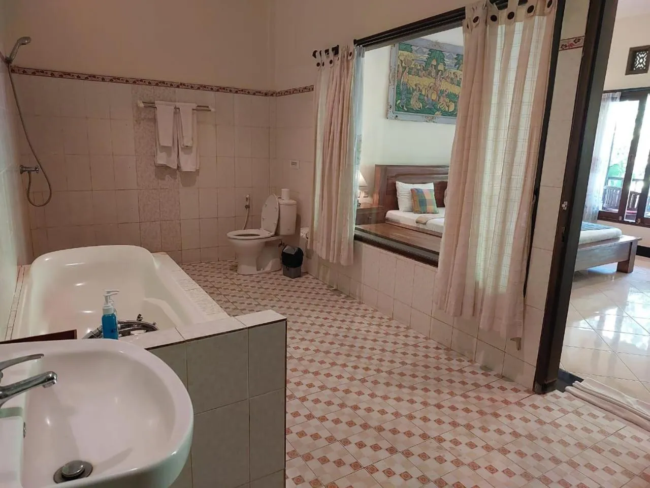 Bathroom in Adi Jaya Cottages Ubud Suites by EPS - CHSE Certified