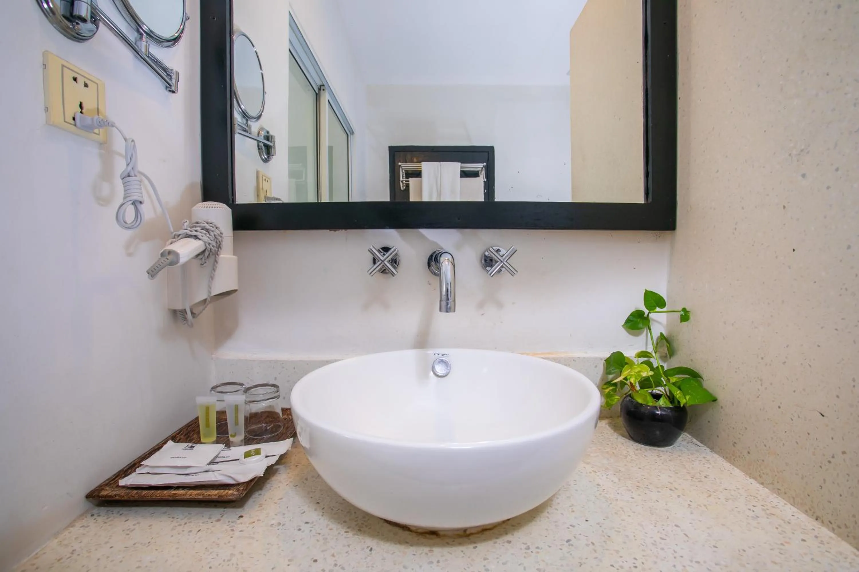 Apsara Centrepole Hotel