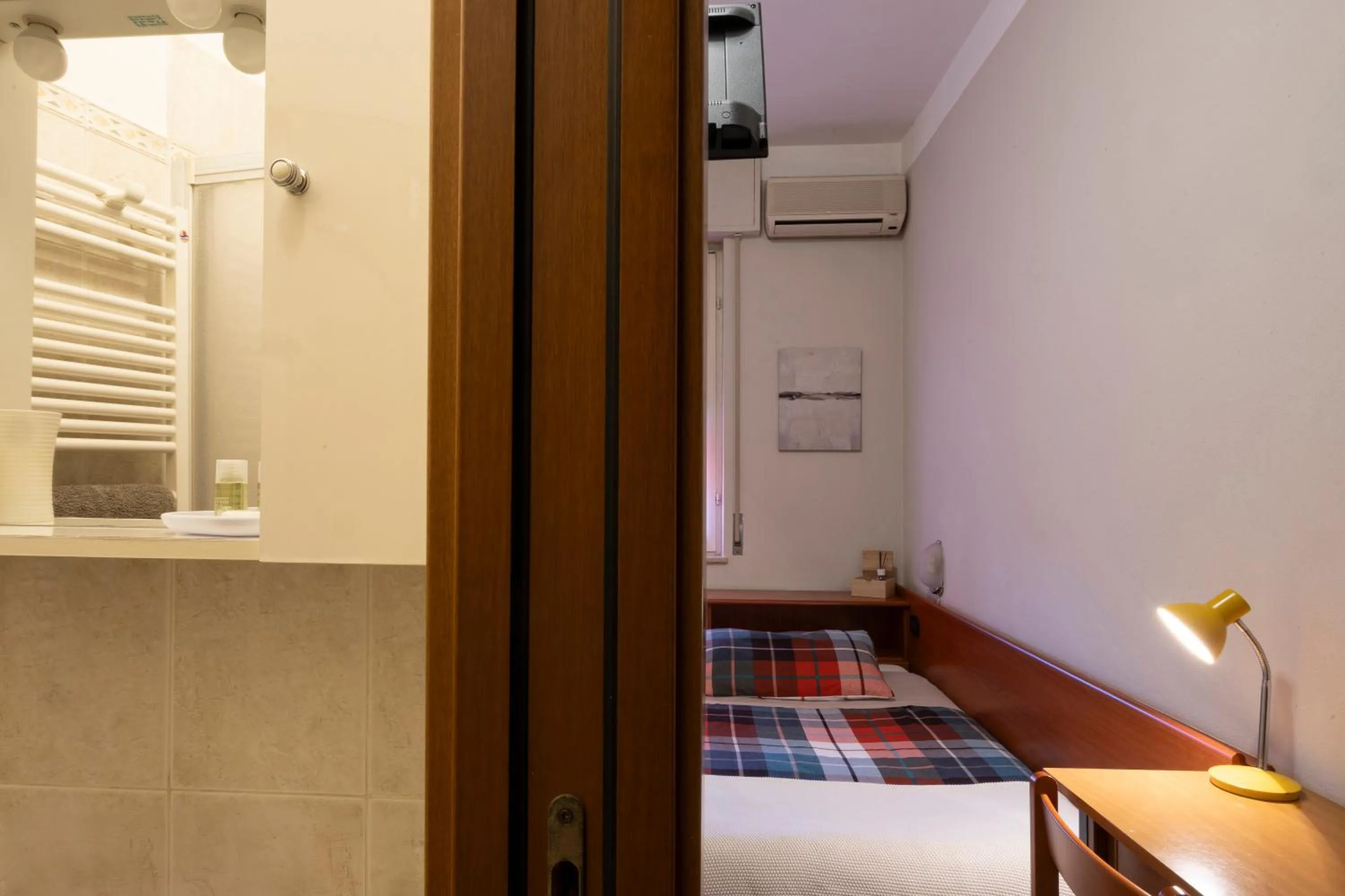 Decorative detail, Bed in Albergo Ristorante Brera