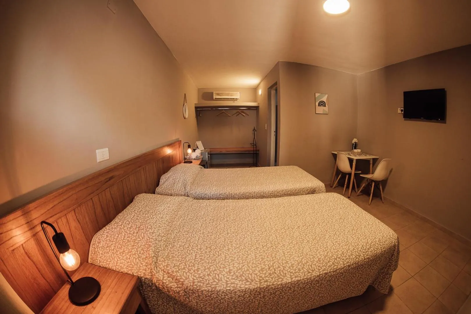 Photo of the whole room, Bed in El Refugio Hotel