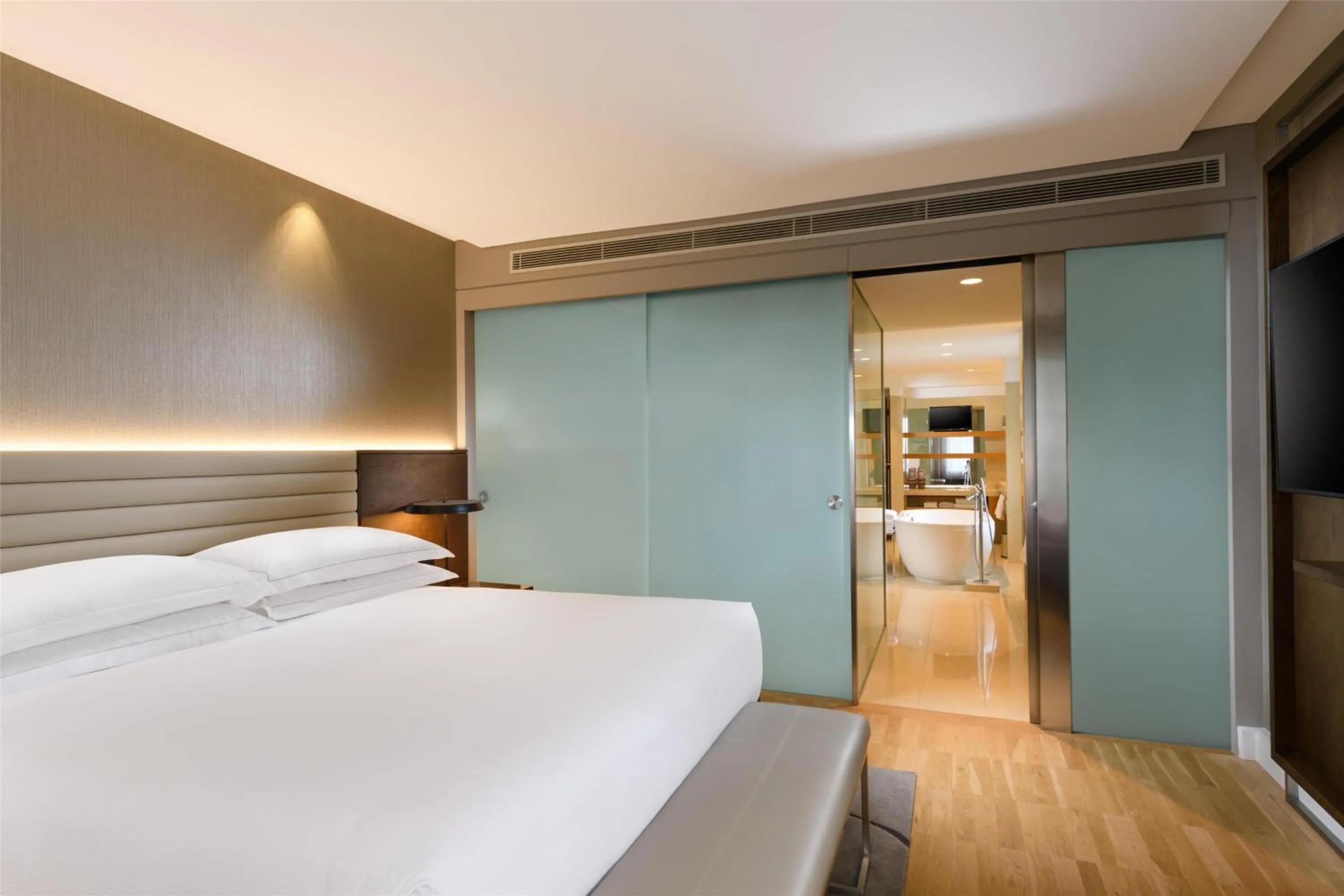 Bed in Hilton Sydney