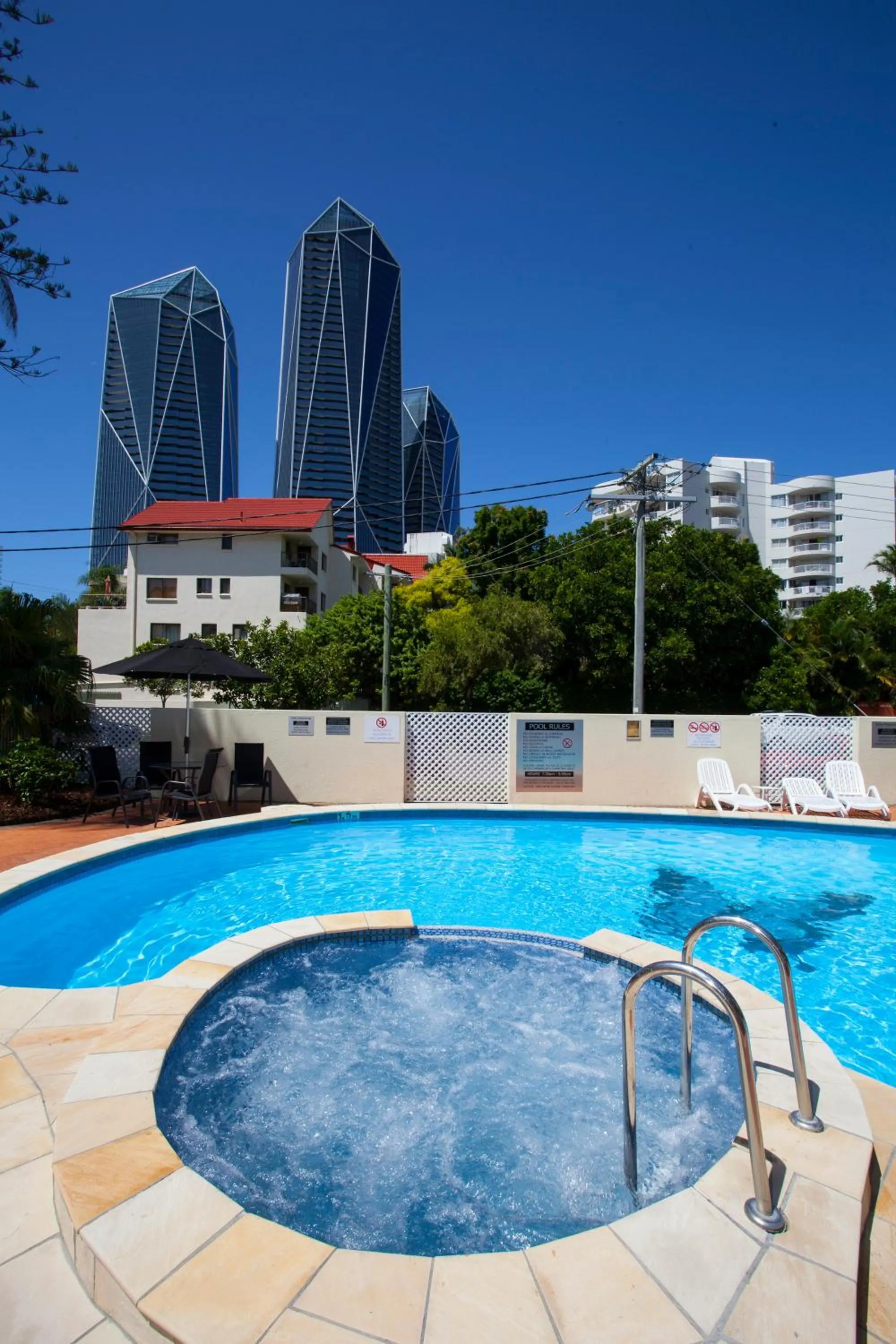 Swimming pool in Surfers Tradewinds