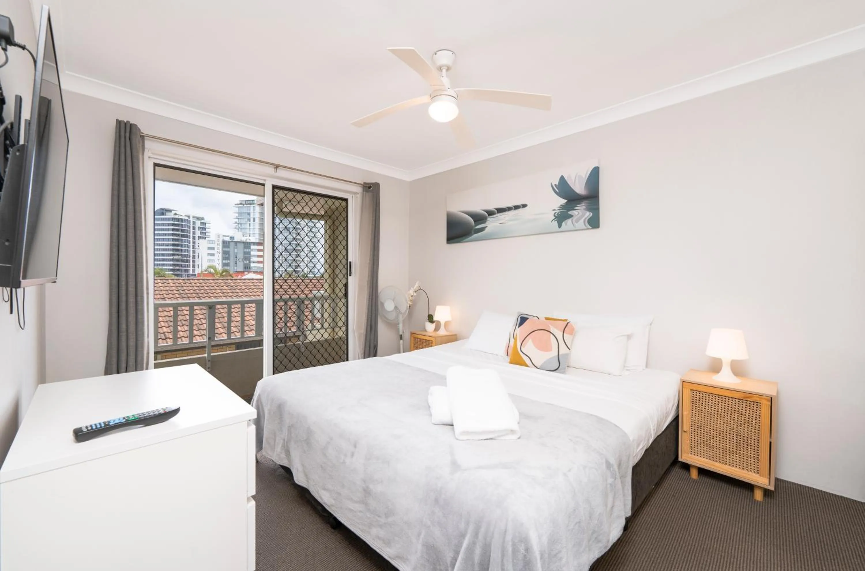 Bed in Surfers Tradewinds