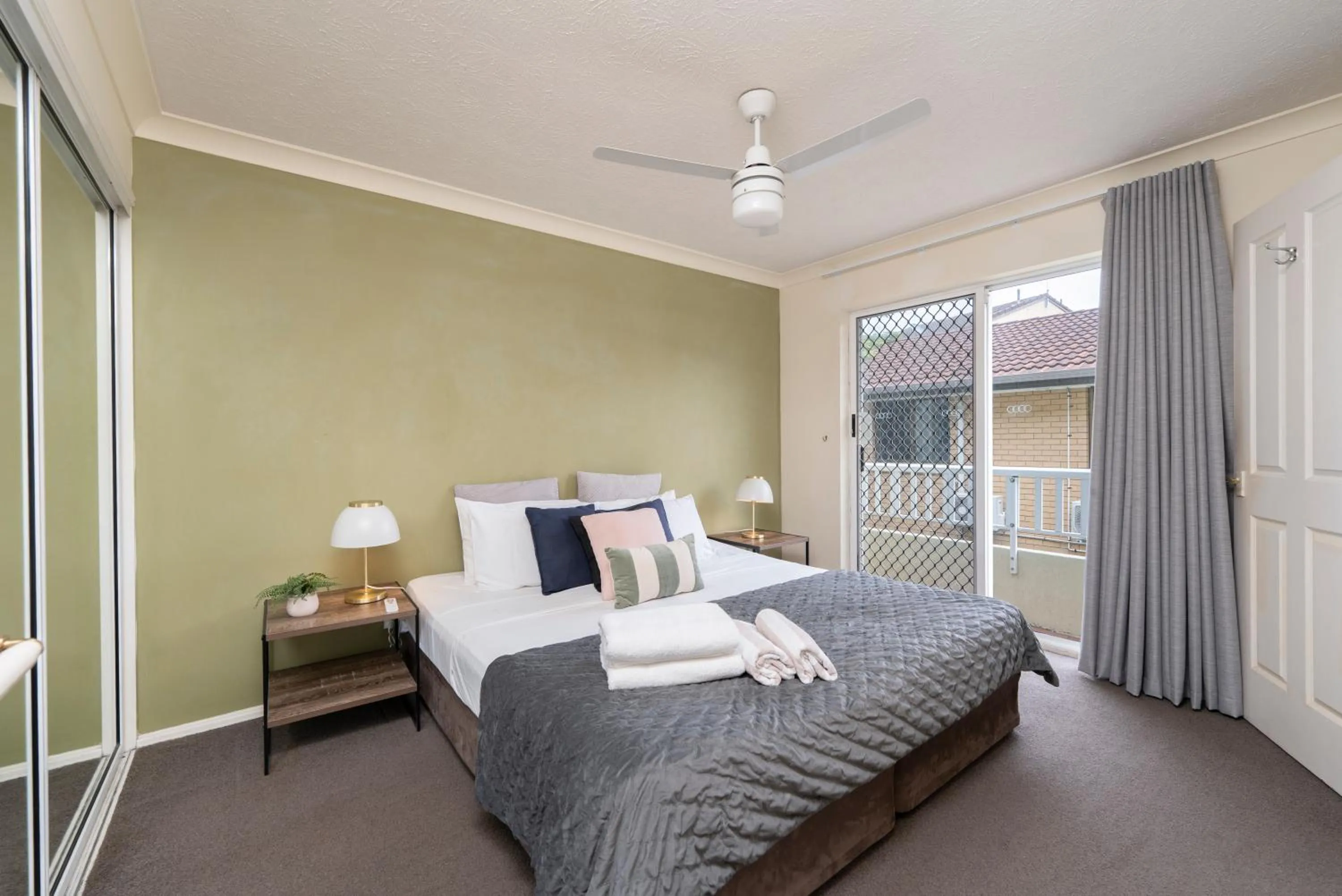 Bed in Surfers Tradewinds