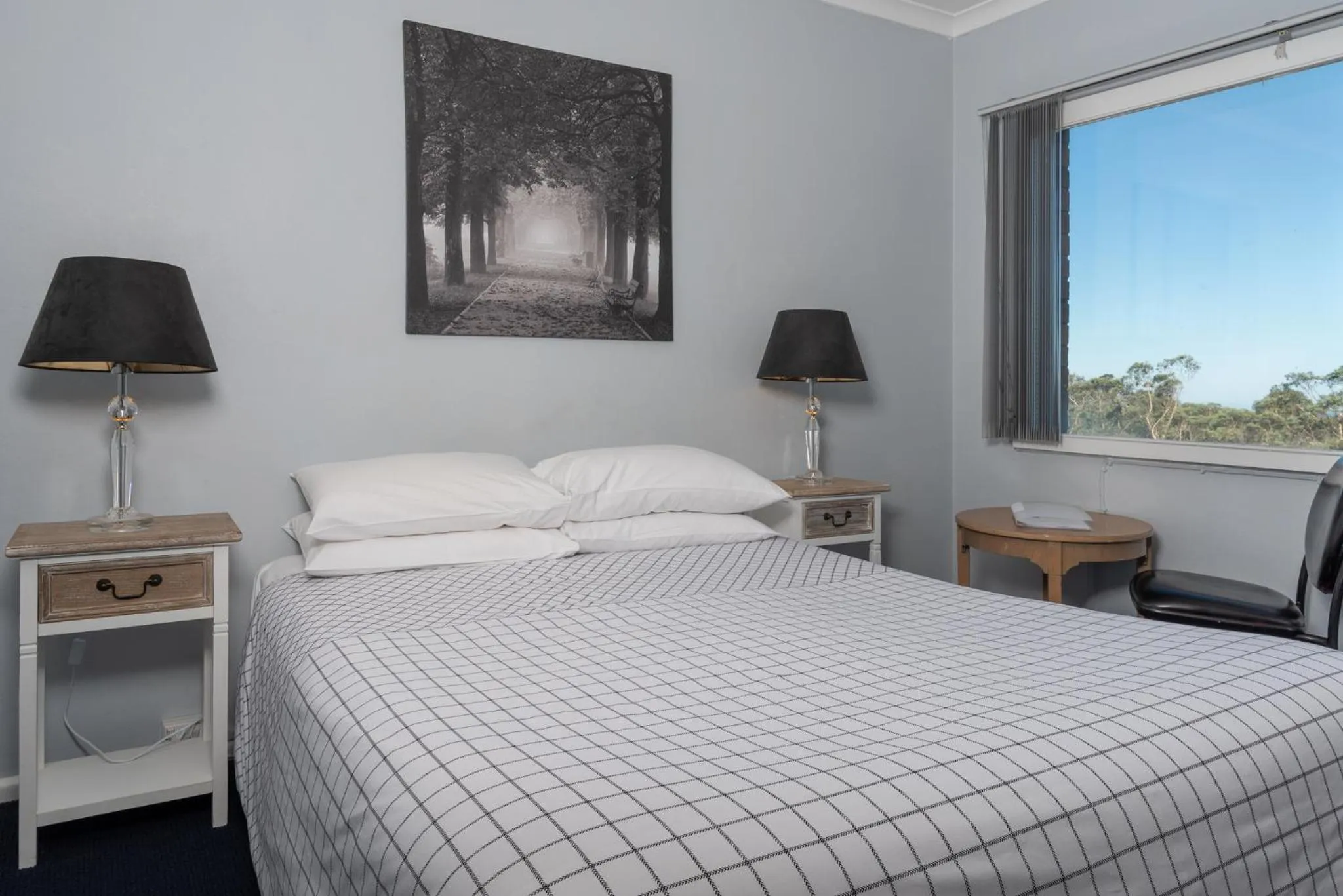 Bed in Blue Mountains Highway Motel