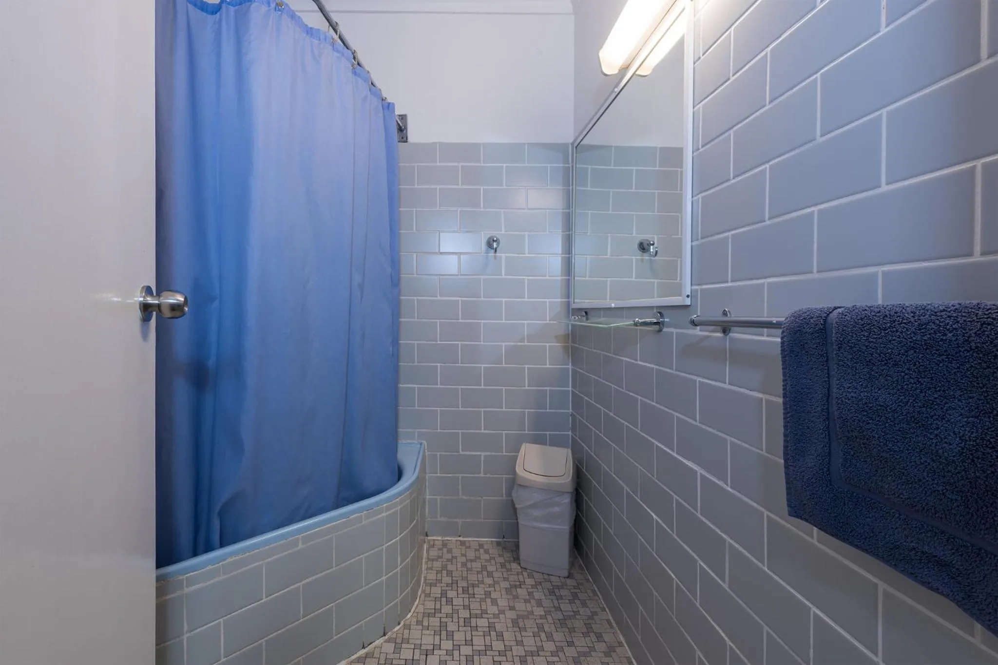 Bathroom in Blue Mountains Highway Motel