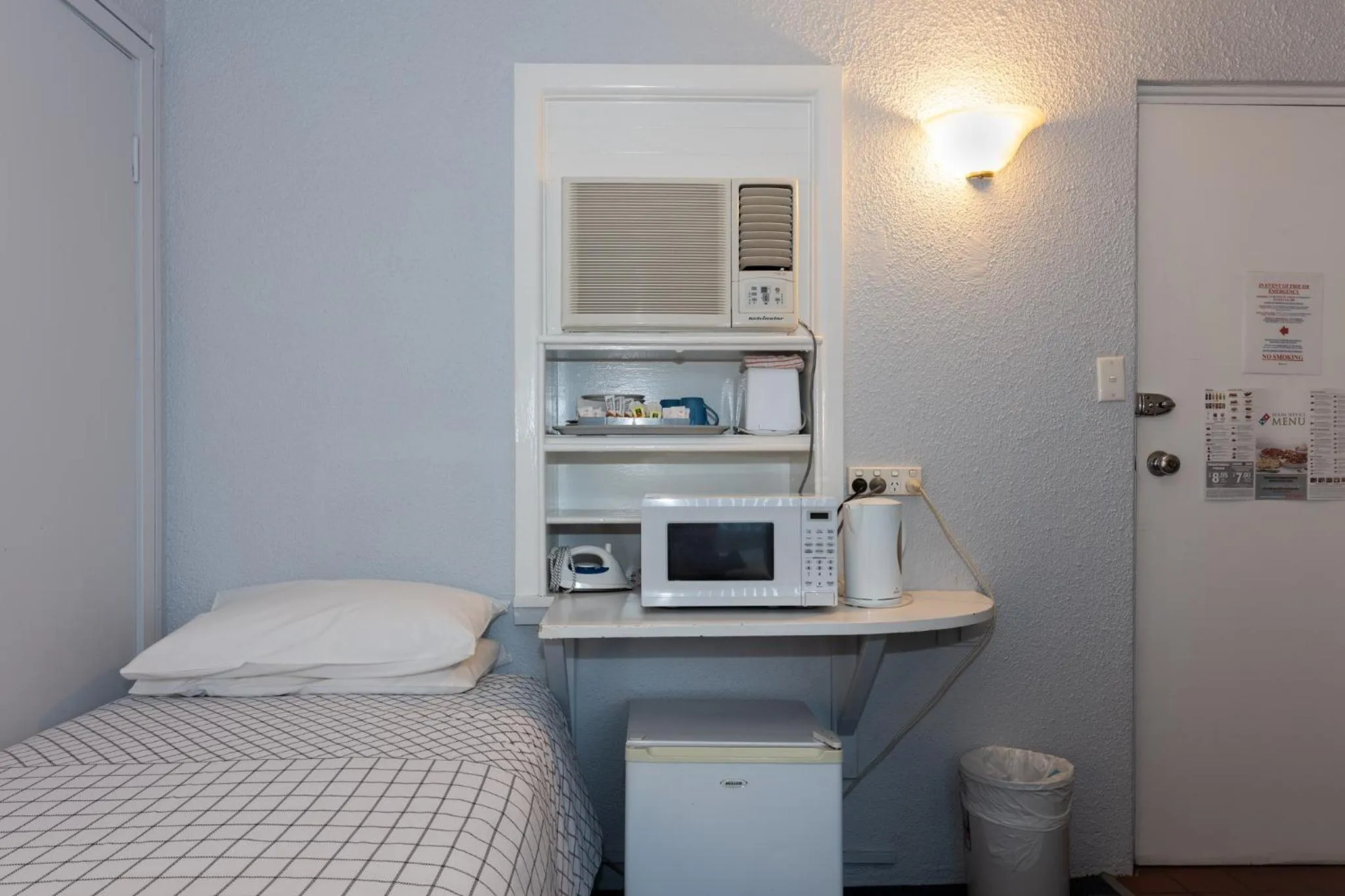 Bed in Blue Mountains Highway Motel