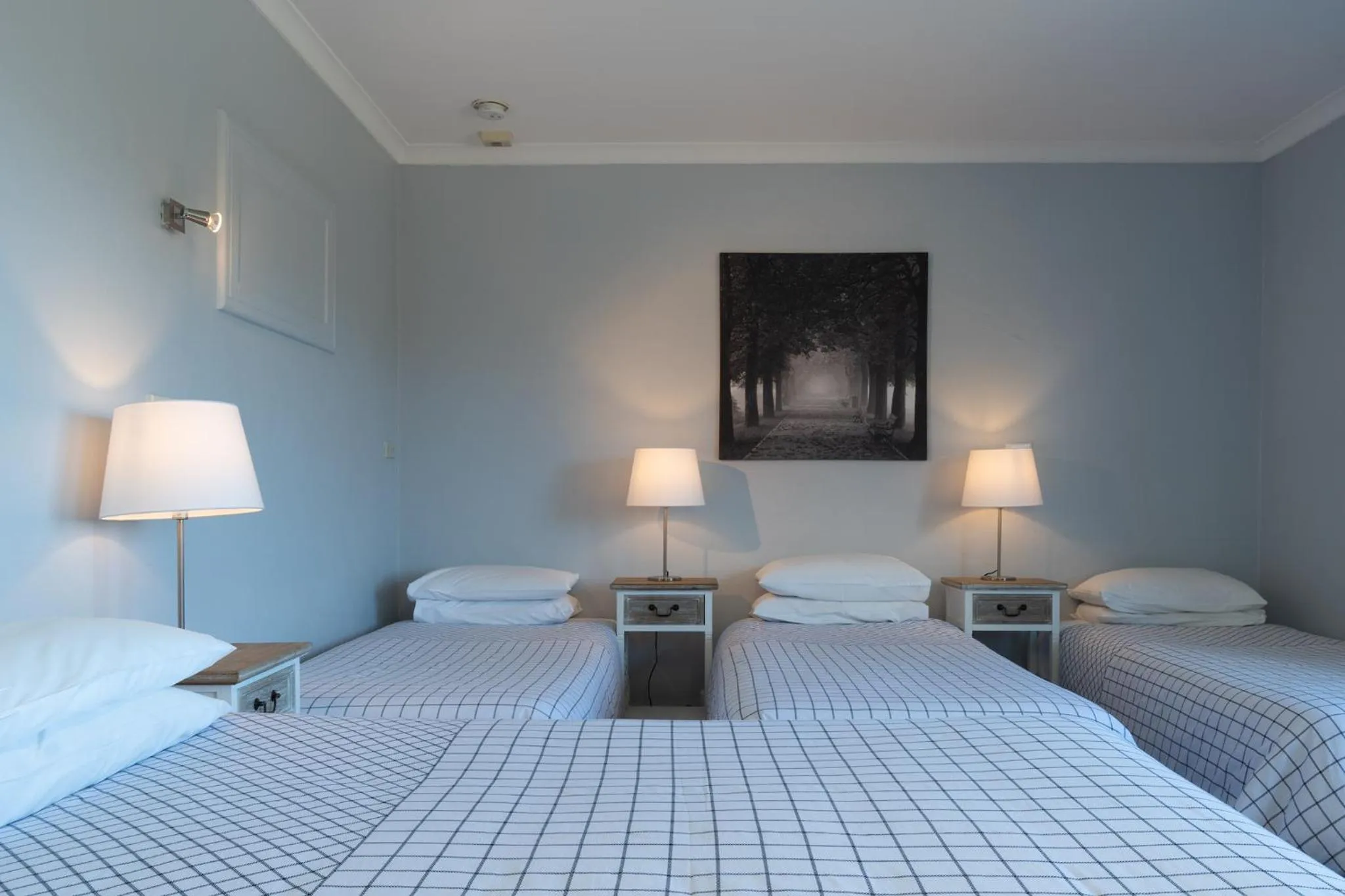 Bed in Blue Mountains Highway Motel