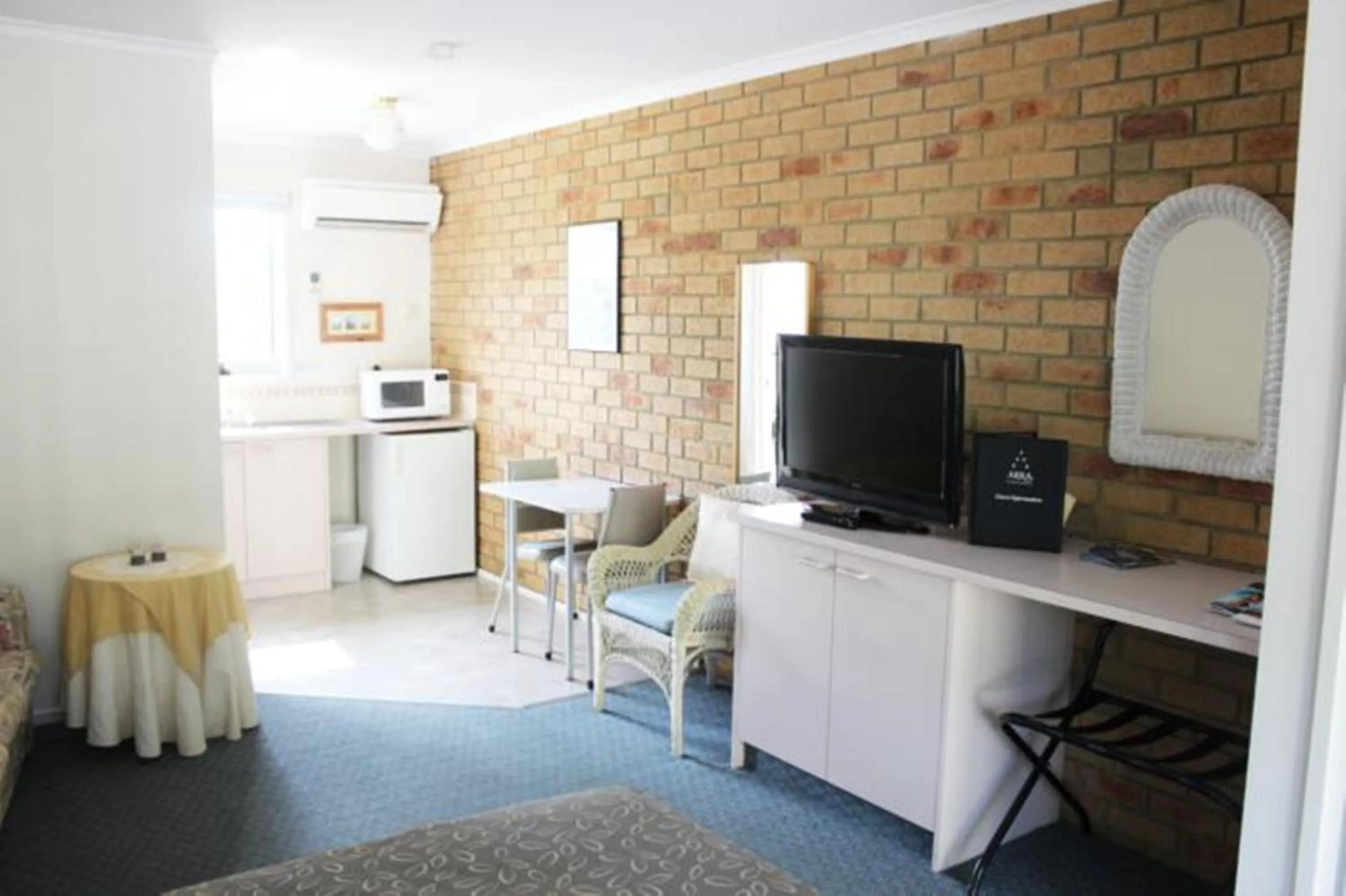 Day in The Balnarring Motel