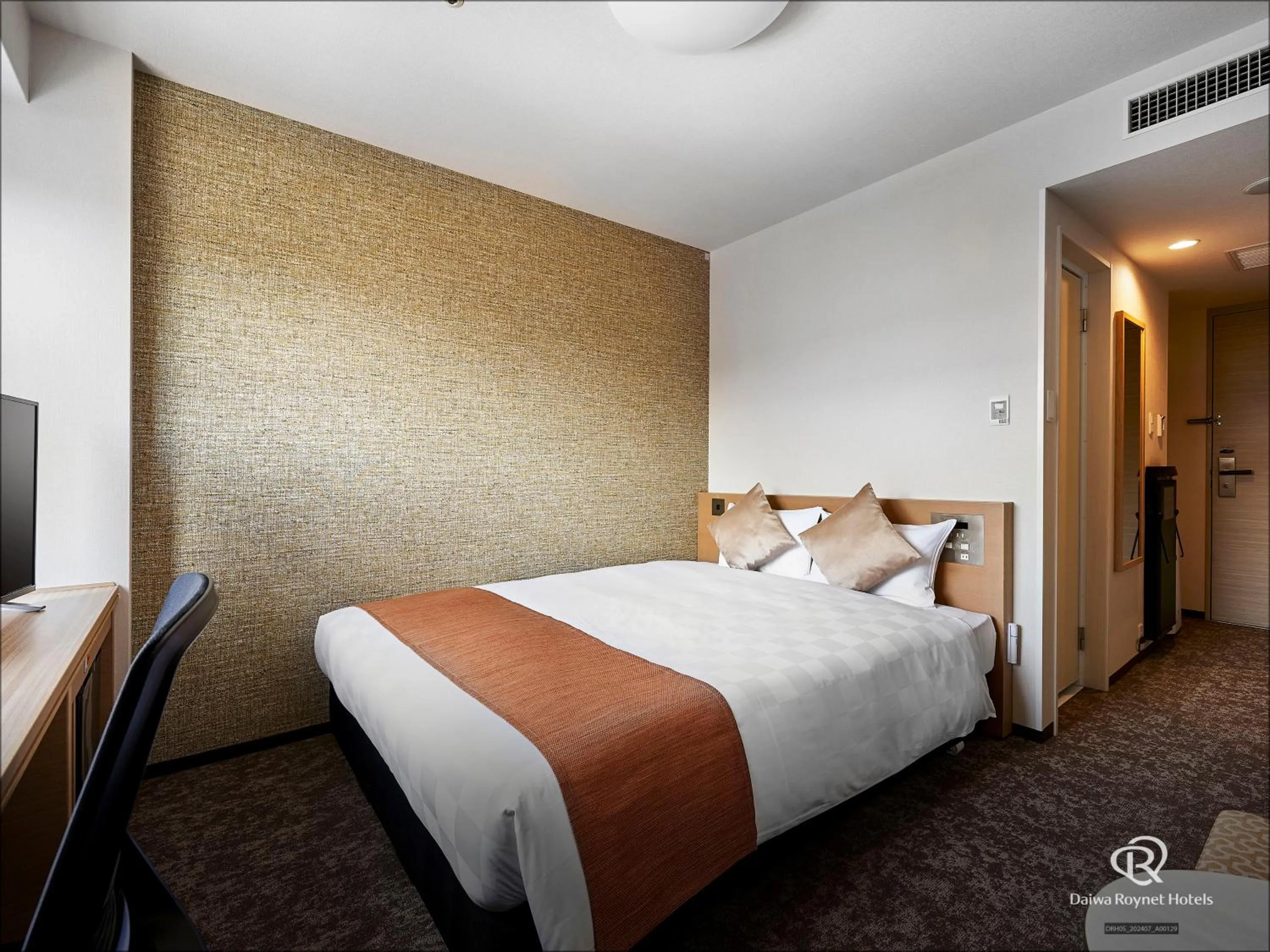 Bedroom, Bed in Daiwa Roynet Hotel Kyoto-Hachijoguchi