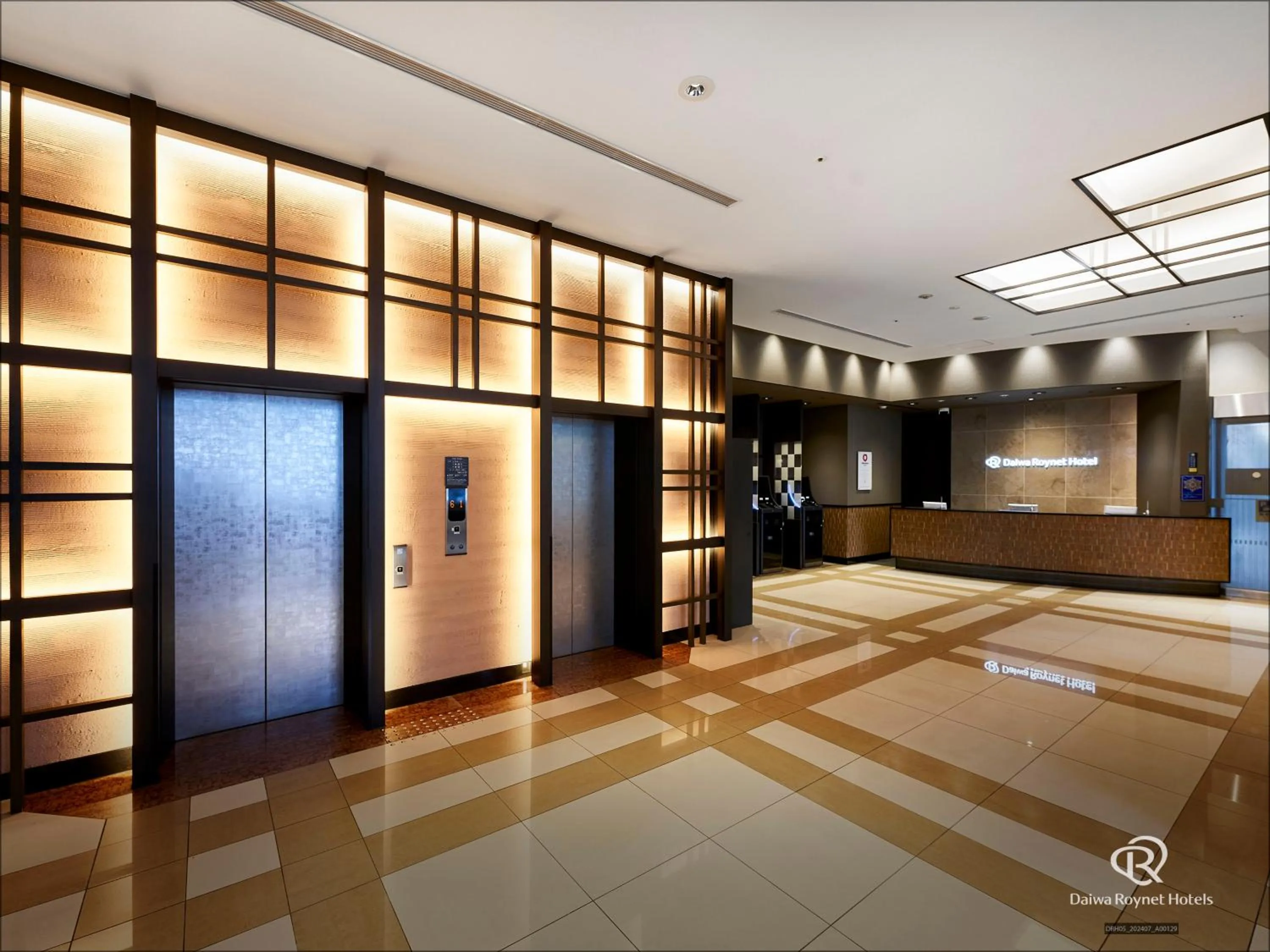 Lobby or reception in Daiwa Roynet Hotel Kyoto-Hachijoguchi