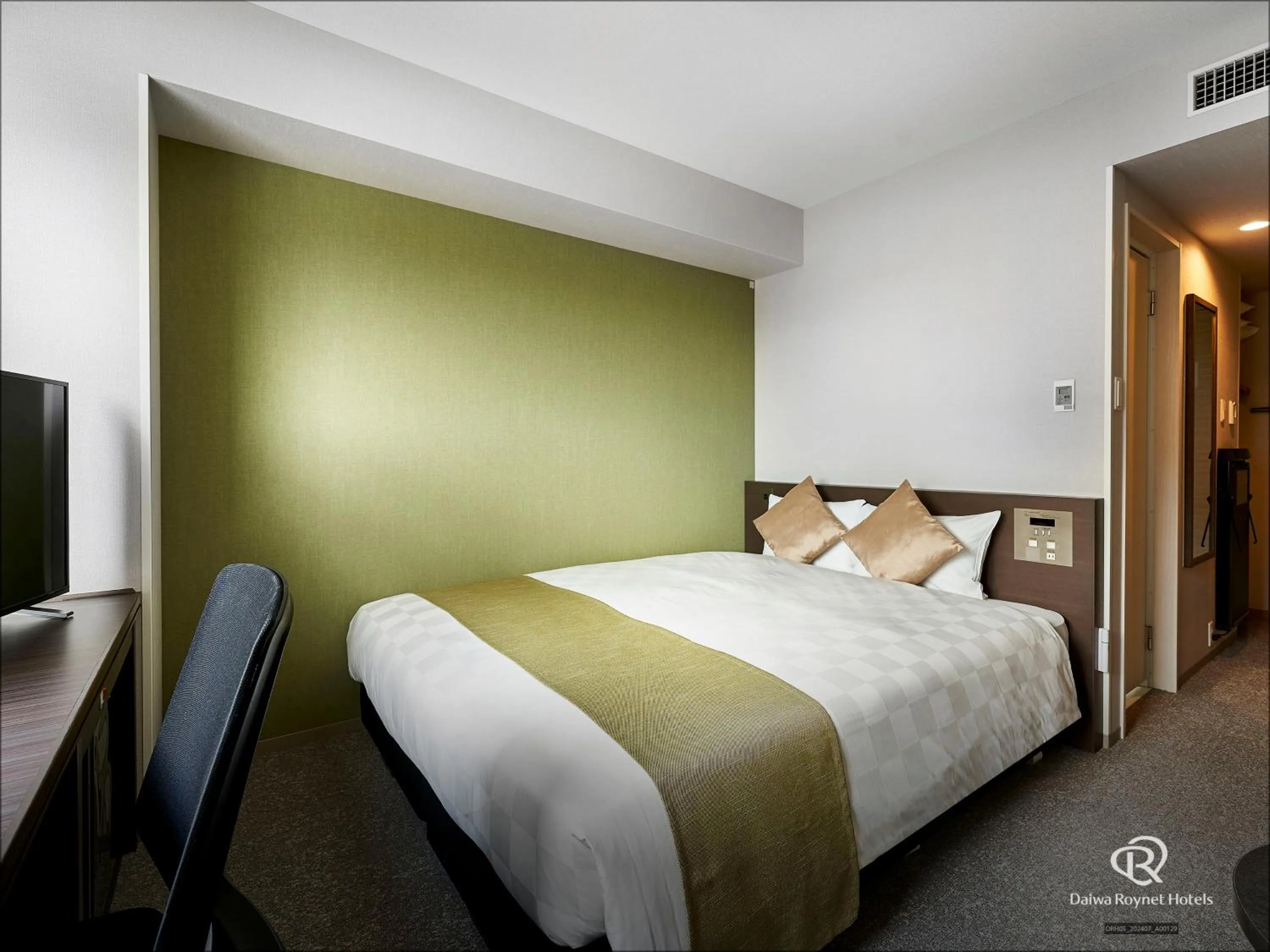 Bedroom, Bed in Daiwa Roynet Hotel Kyoto-Hachijoguchi