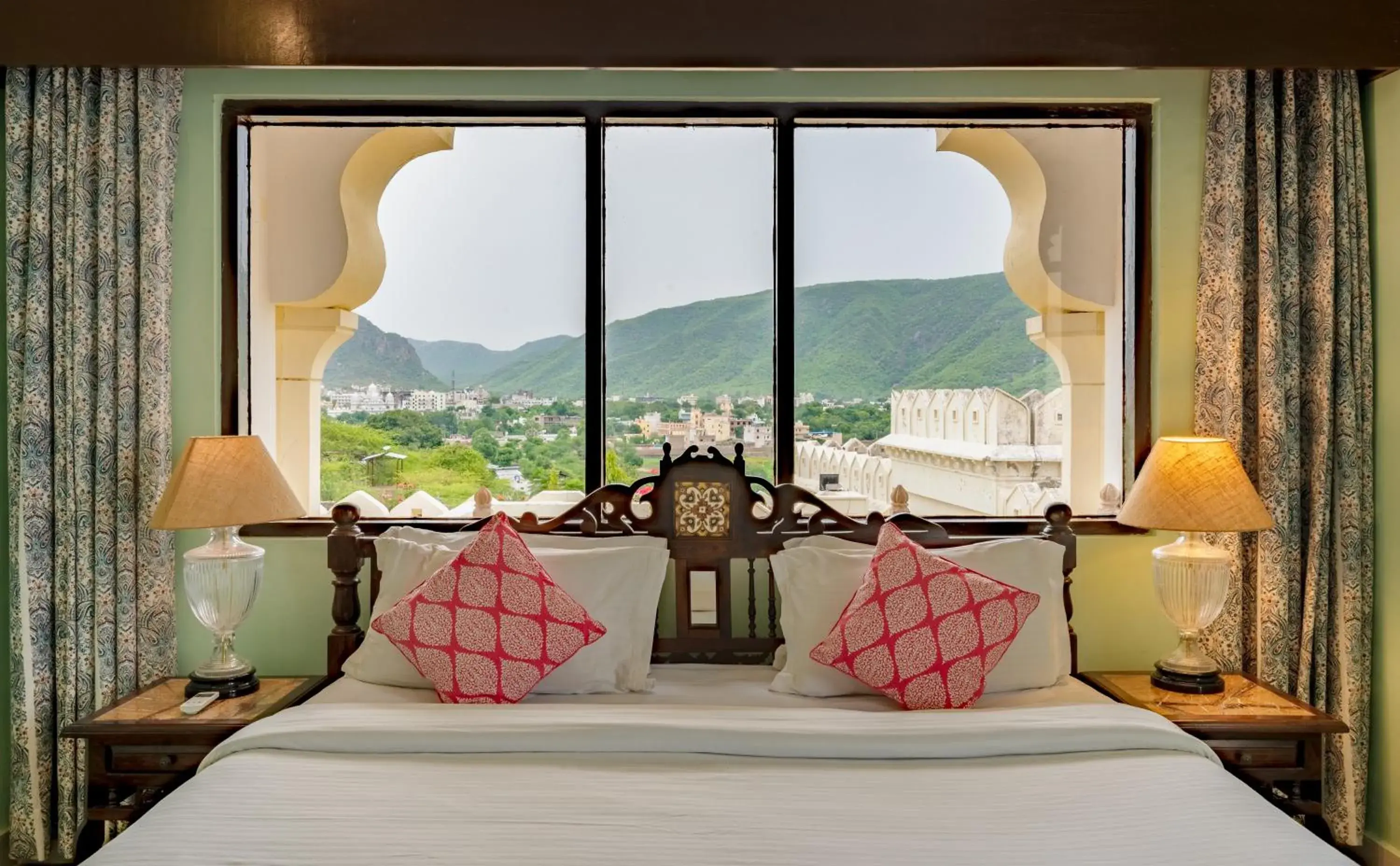 Bed in Gulaab Niwaas Palace Bed in Gulaab Niwaas Palace