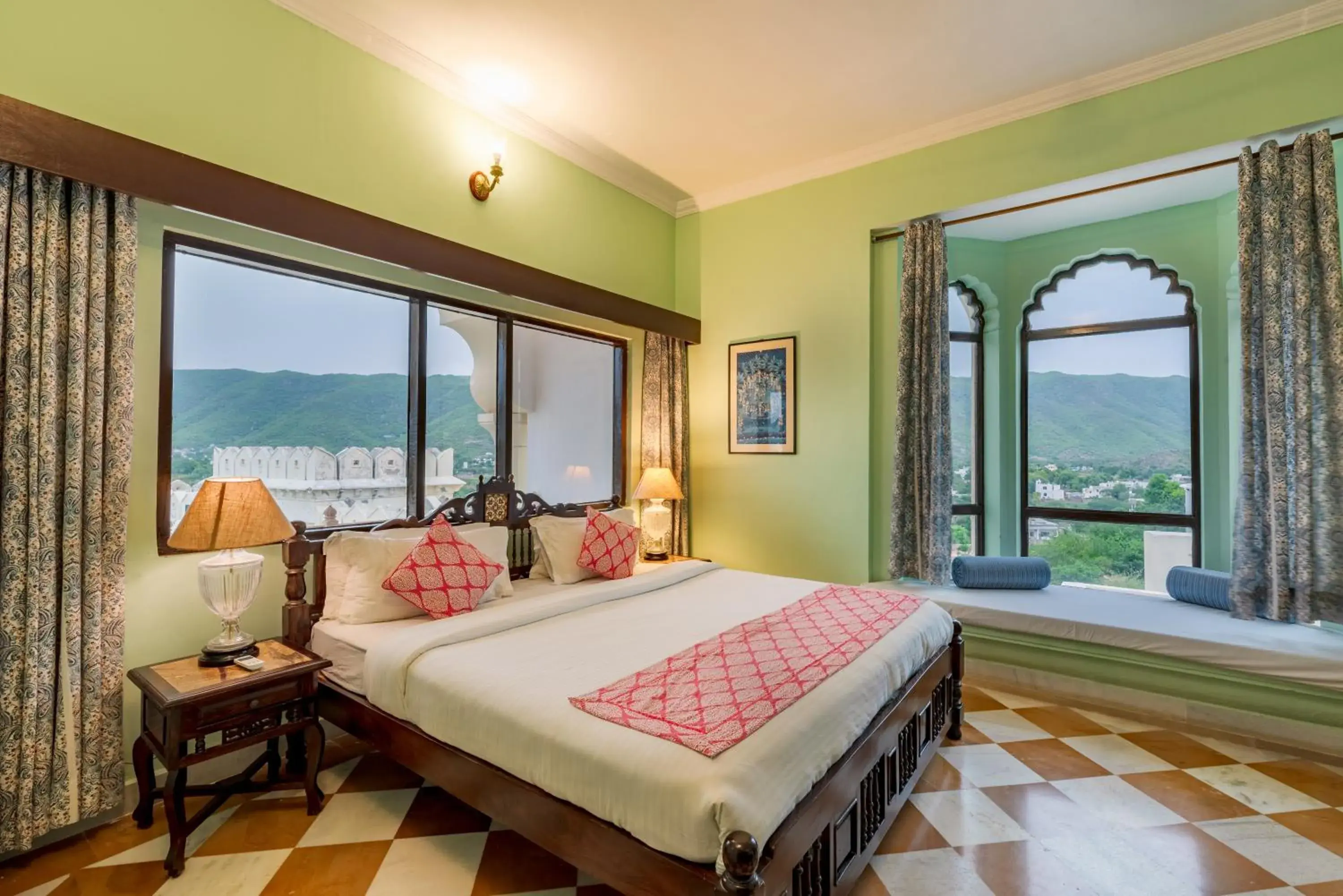 Bed in Gulaab Niwaas Palace Bed in Gulaab Niwaas Palace