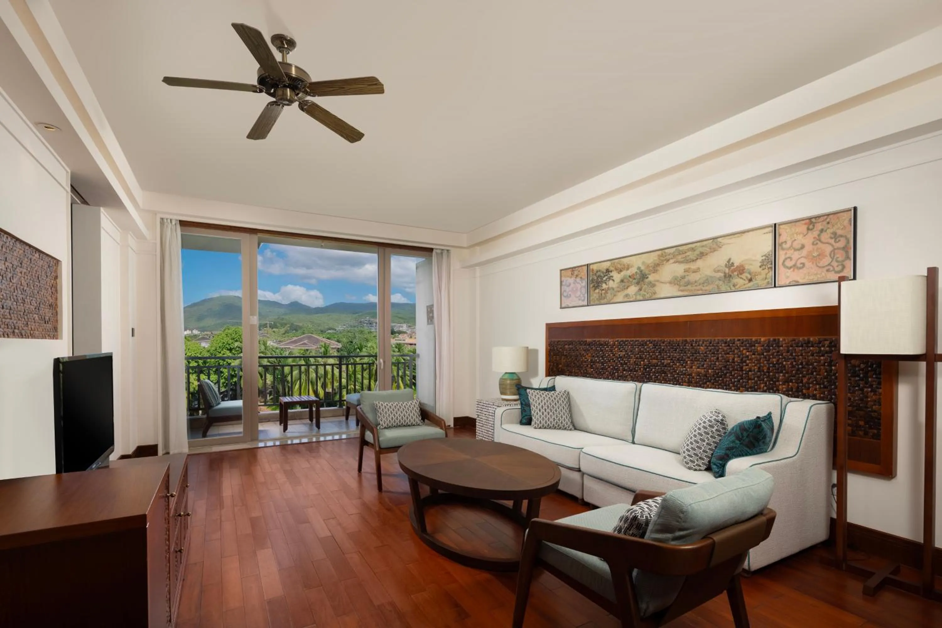 Living room in Swissôtel & Spa Sanya Yalong Bay