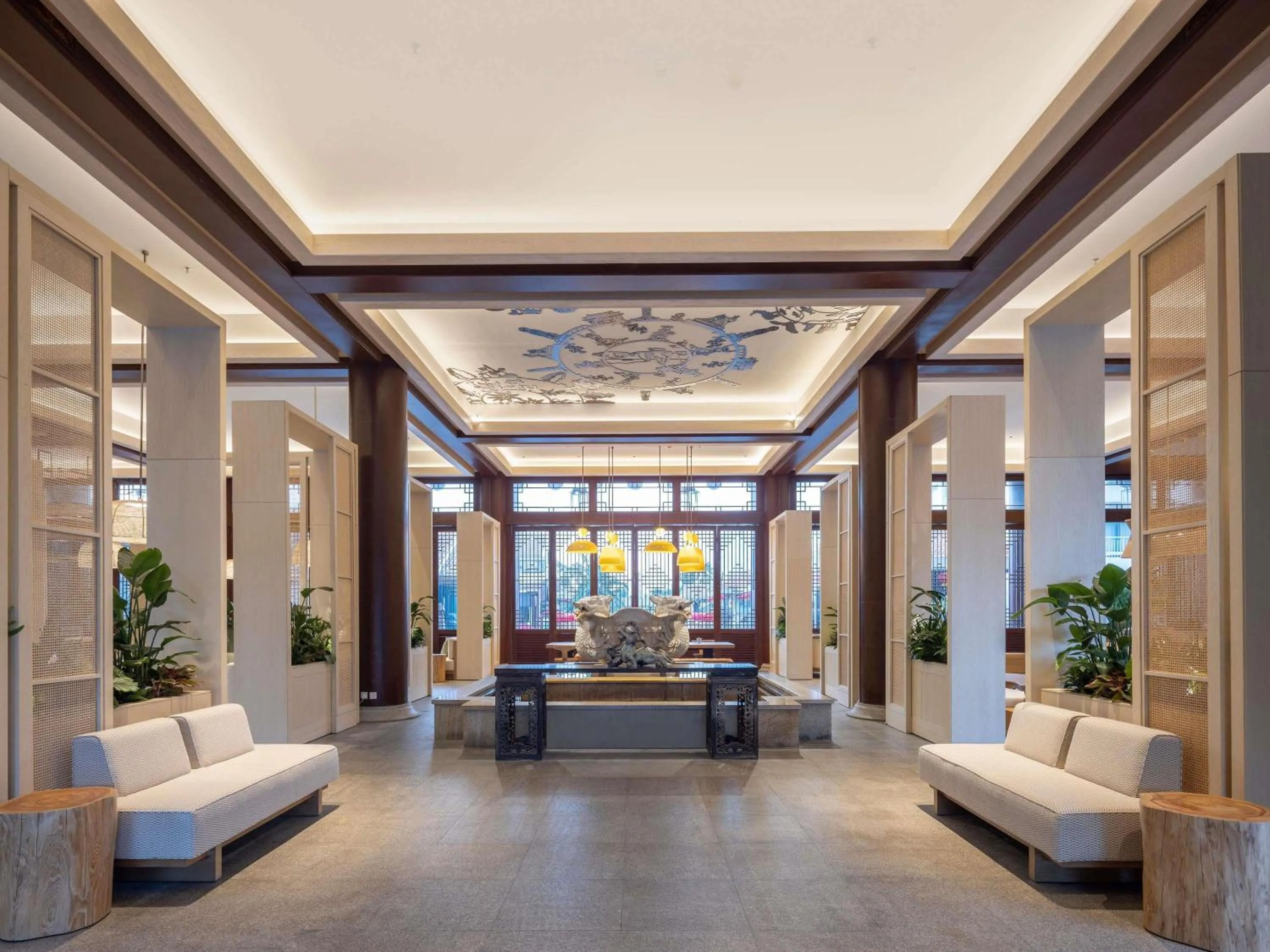 Lounge or bar in Swissôtel & Spa Sanya Yalong Bay