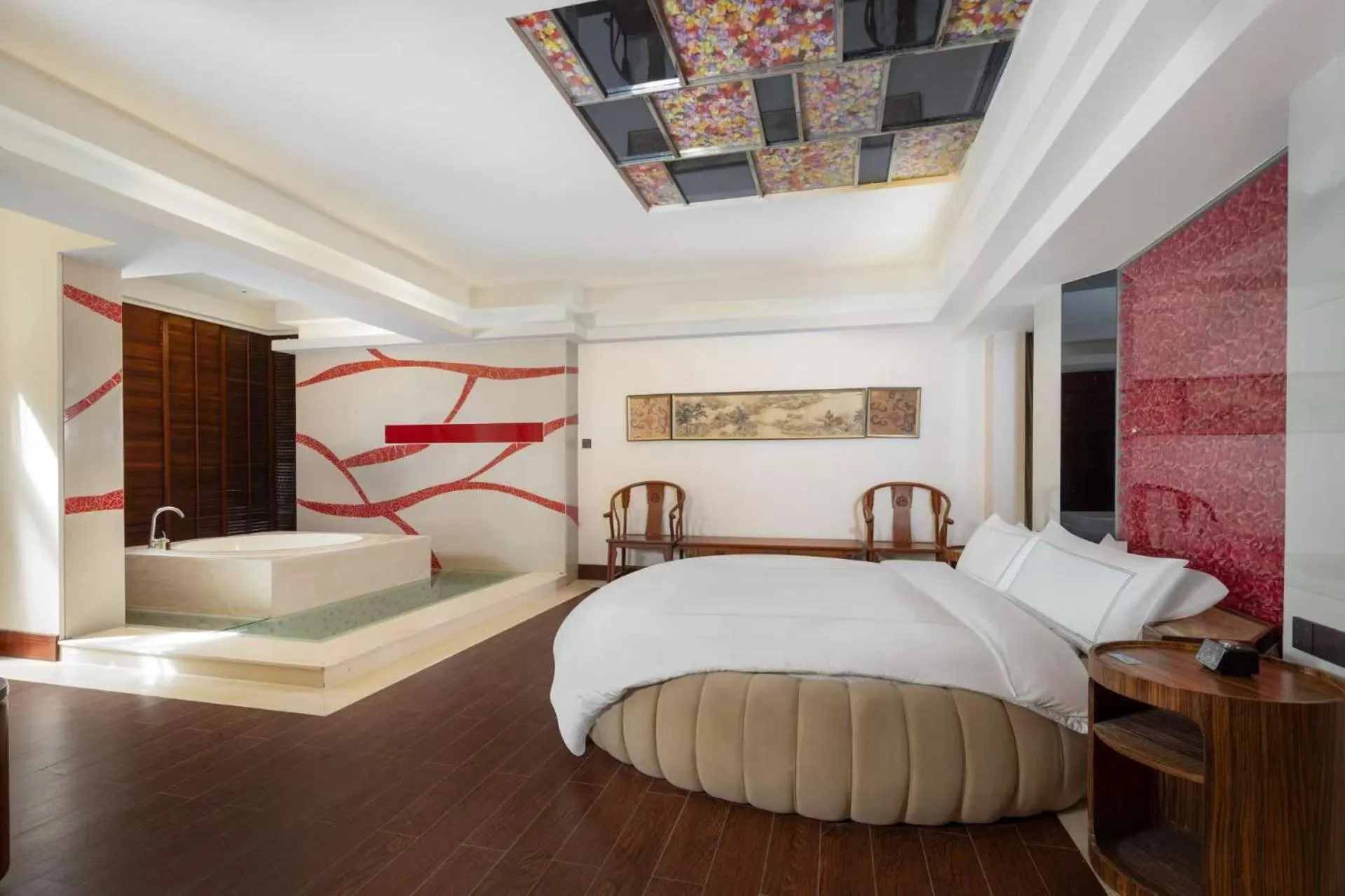 Photo of the whole room, Bed in Swissôtel & Spa Sanya Yalong Bay