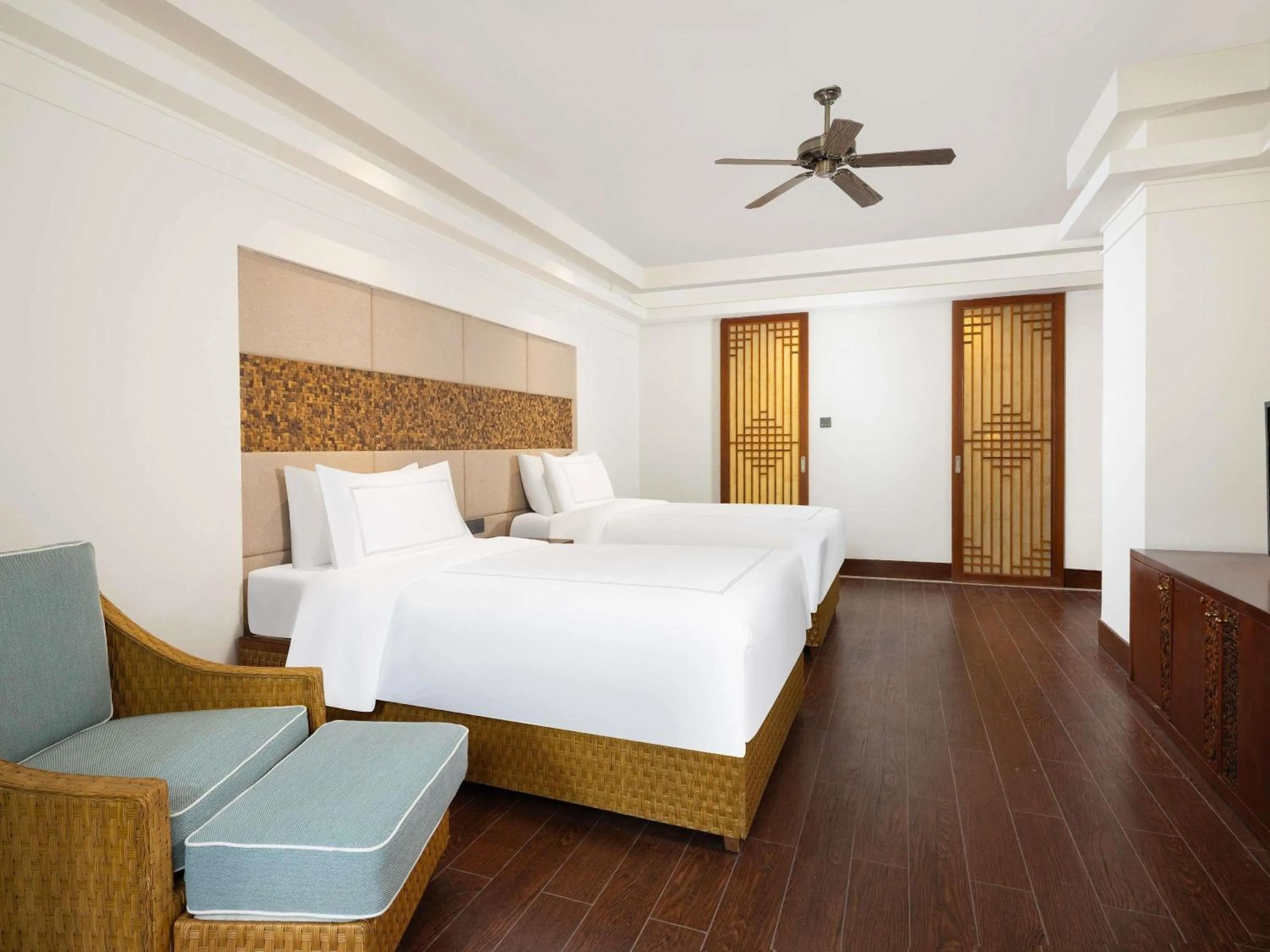 Photo of the whole room, Bed in Swissôtel & Spa Sanya Yalong Bay